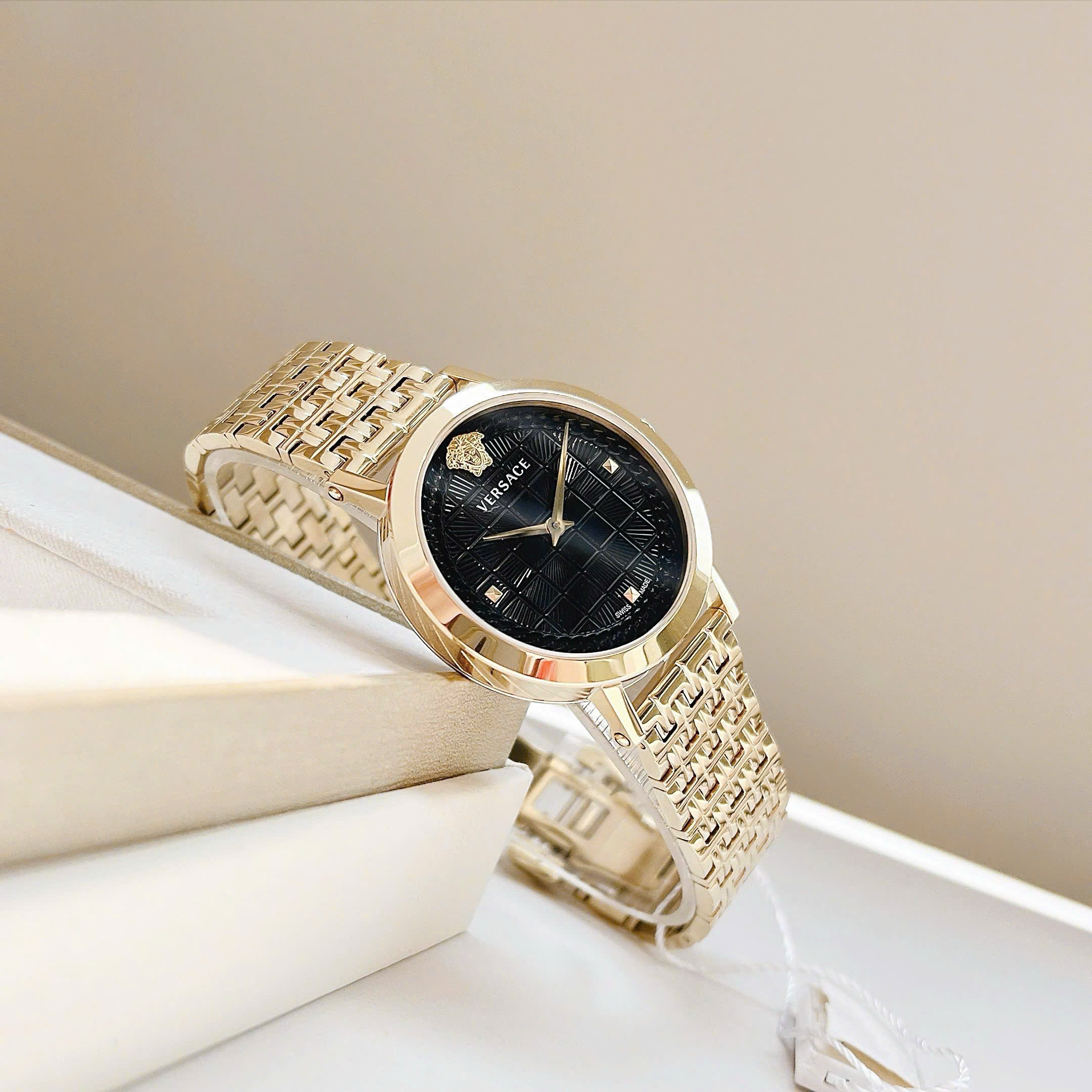 Đồng Hồ Versace Medusa Chain Watch For Lady – Vẻ Đẹp Đẳng Cấp Của Sự Tinh Tế