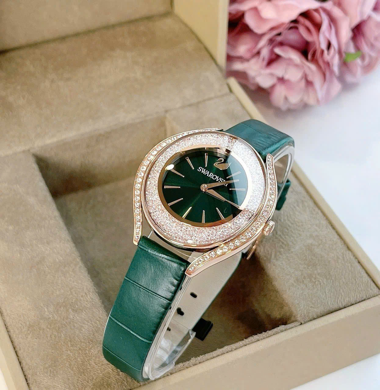 Đồng hồ Swarovski 5644078 Crystalline Aura Green Watch – Đỉnh cao sang trọng trong BST Crystalline Aura