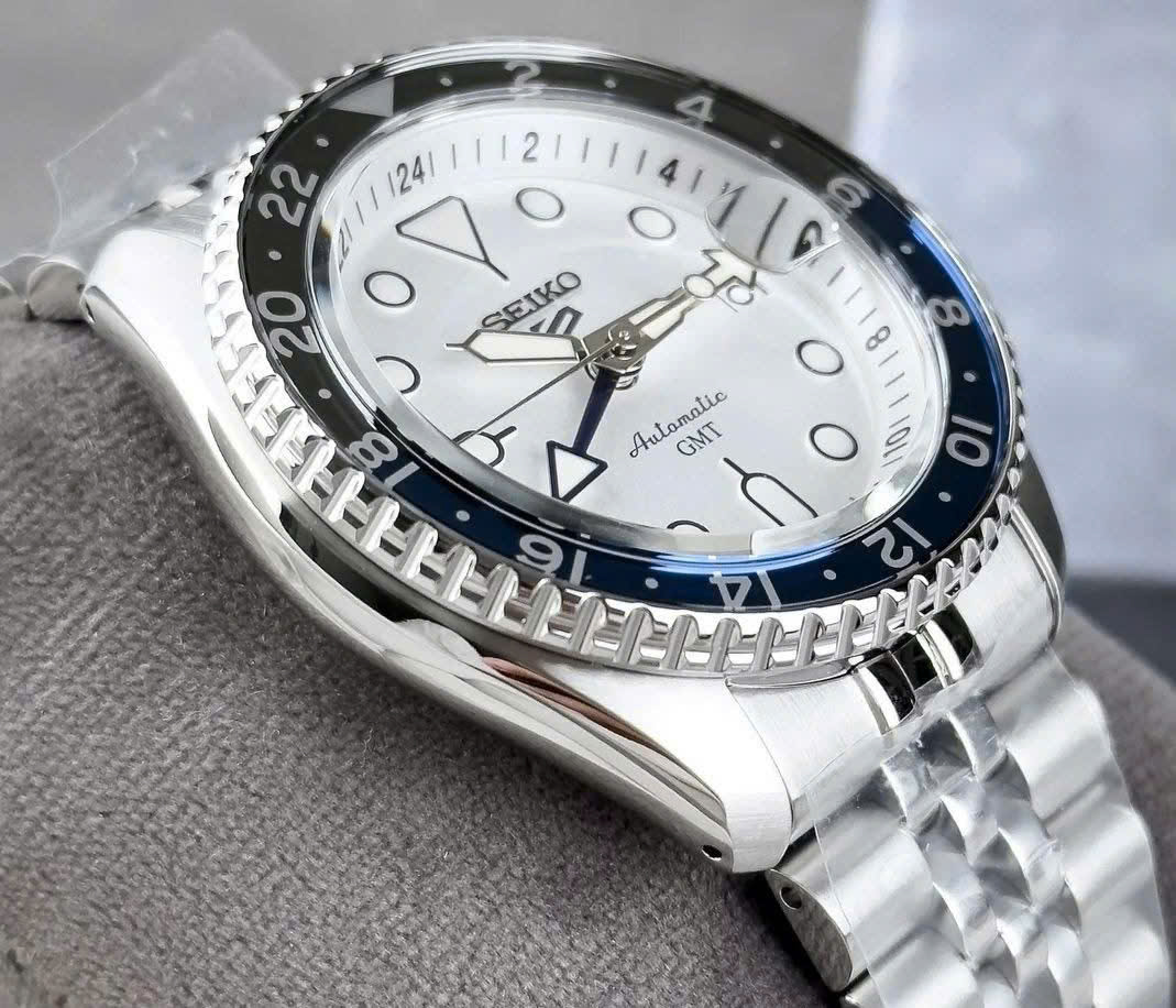 Đồng hồ Seiko Sport GMT SSK033K1 – Vượt Thời Gian, Khẳng Định Đẳng Cấp giá rẻ nhất thị trường