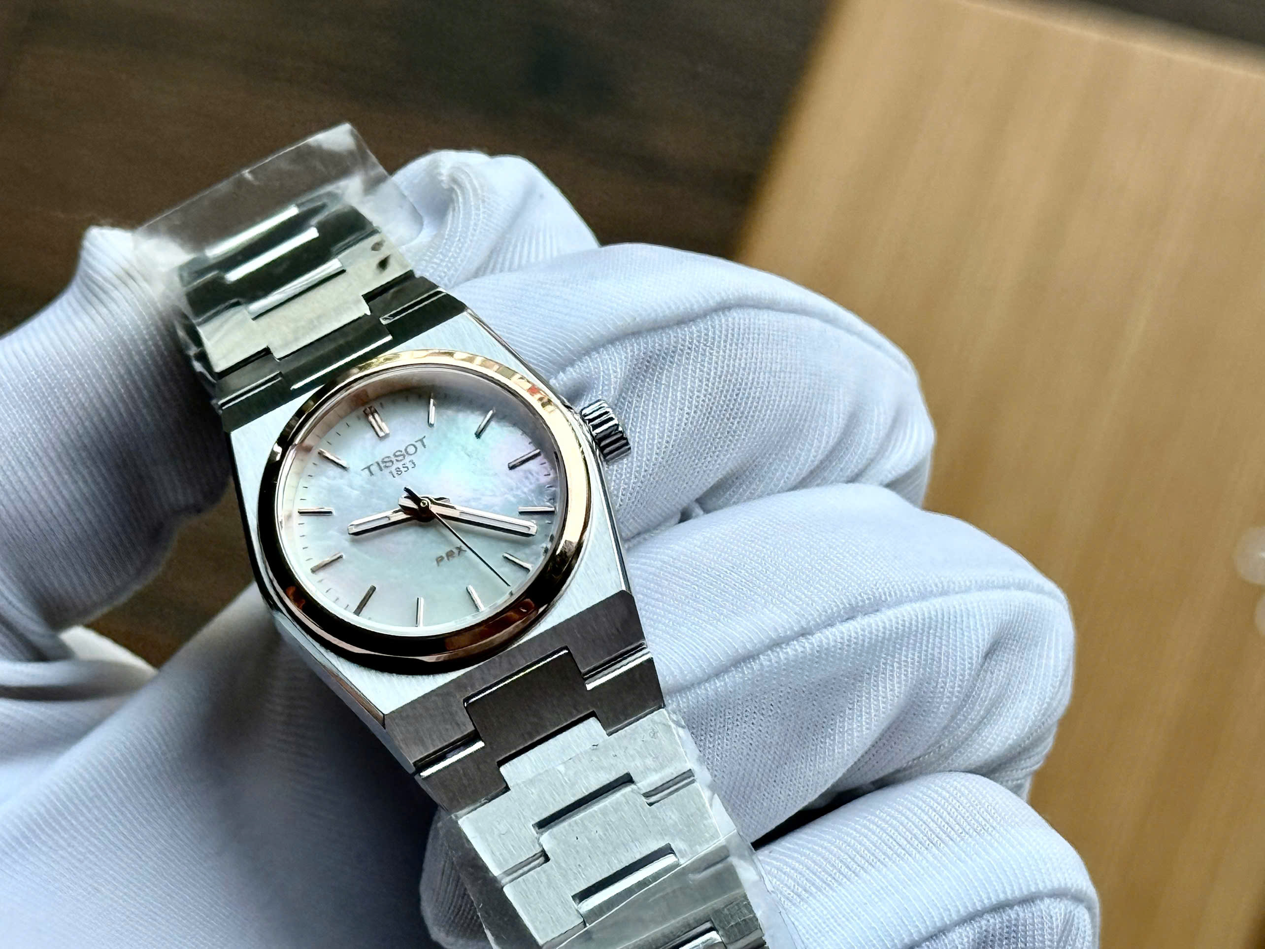 Đồng hồ Cặp đôi Tissot PRX Automatic 35mm – Huyền thoại trở lại, phiên bản hoàn hảo cho mọi cổ tay - Trắng: Model: T137.207.11.111.00 - Blue-Ice: Model: T137.207.11.351.00