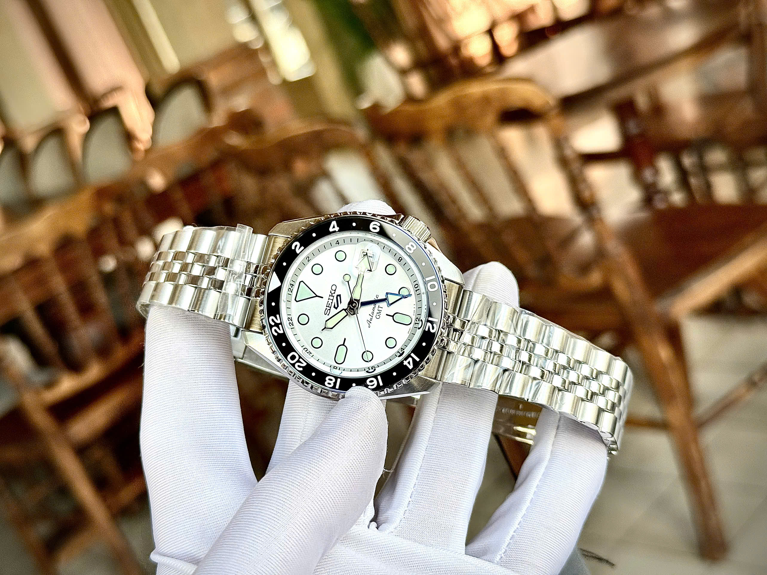 Đồng hồ Seiko Sport GMT SSK033K1 – Mạnh Mẽ Vượt Thời Gian