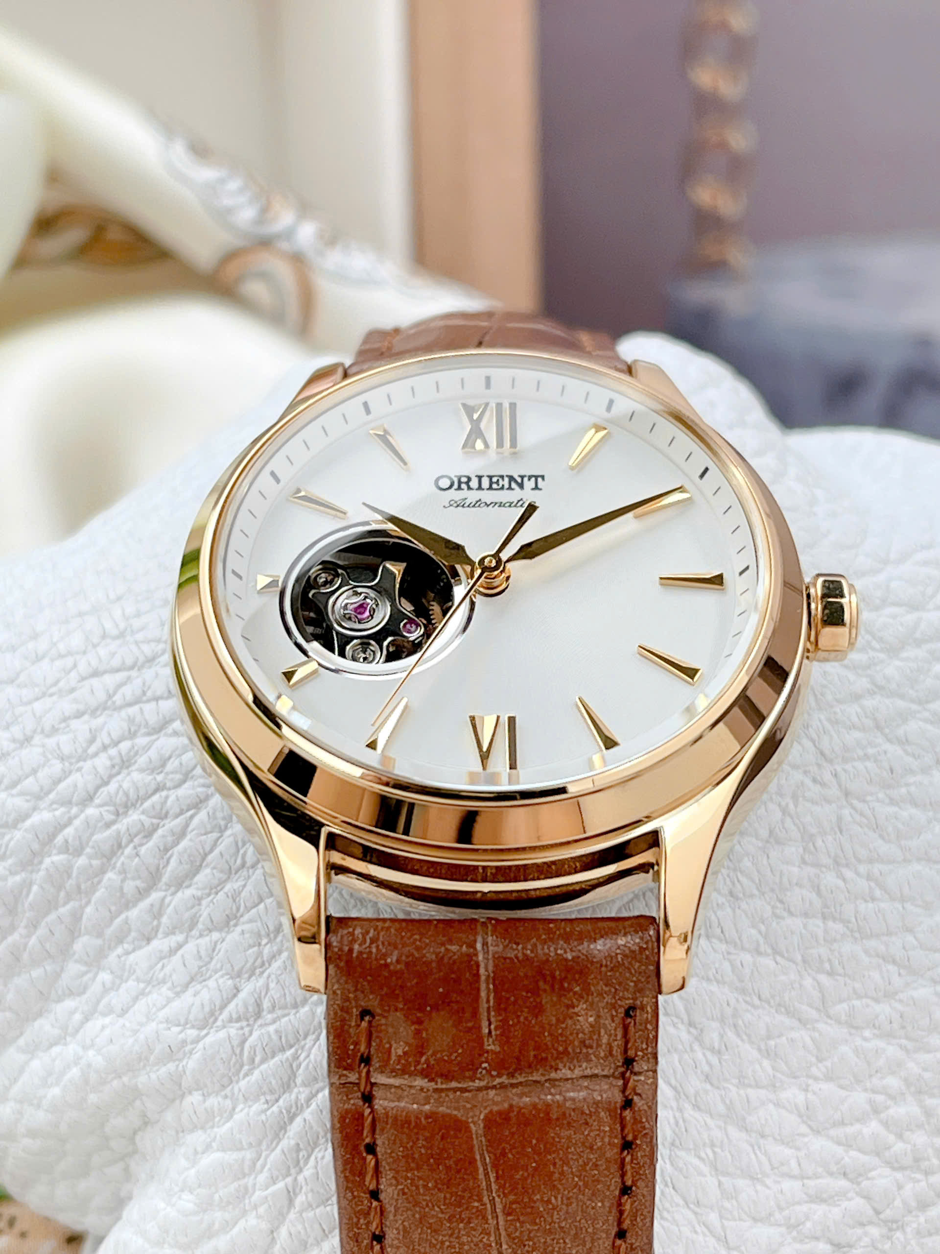 Đồng Hồ Orient Open Heart Ladies RN-AG0728S – Nét Thanh Lịch Từ Cỗ Máy Cơ Tinh Xảo