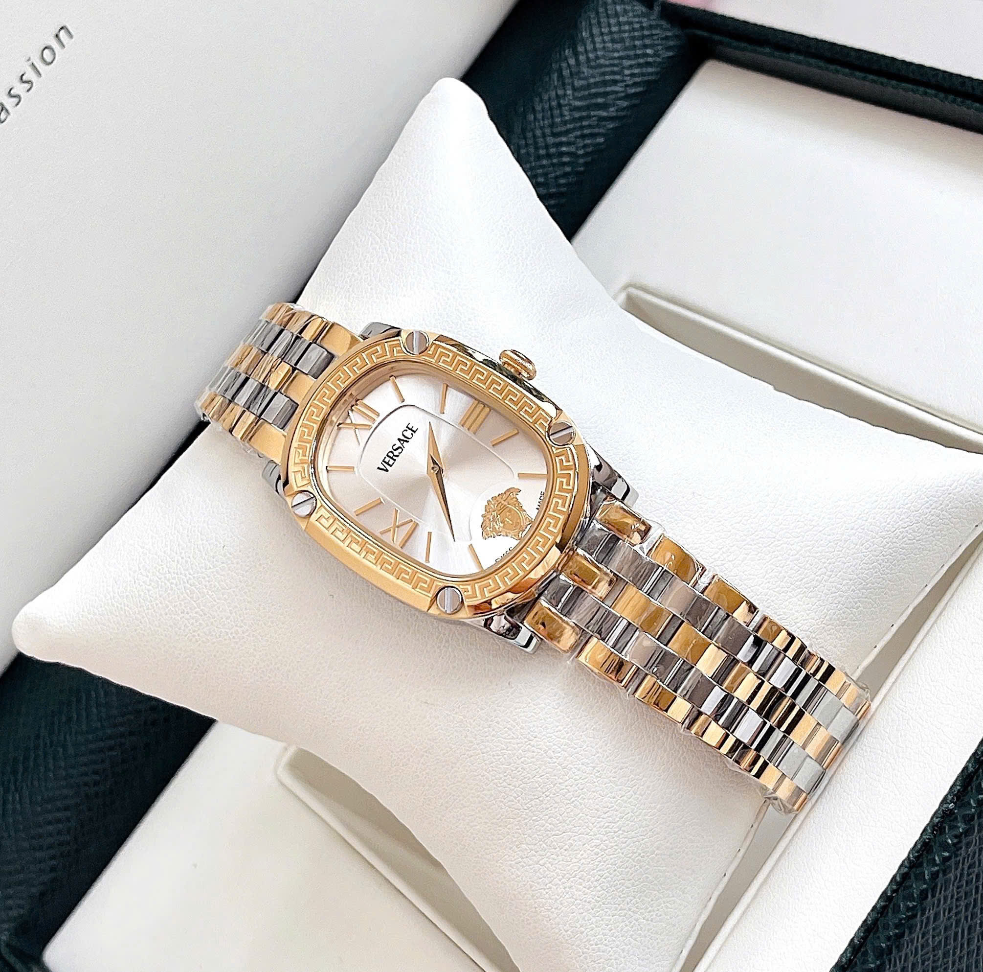 Đồng Hồ Versace Couture Demi Gold – Thiết Kế Sang Trọng, Biểu Tượng Đẳng Cấp Ý