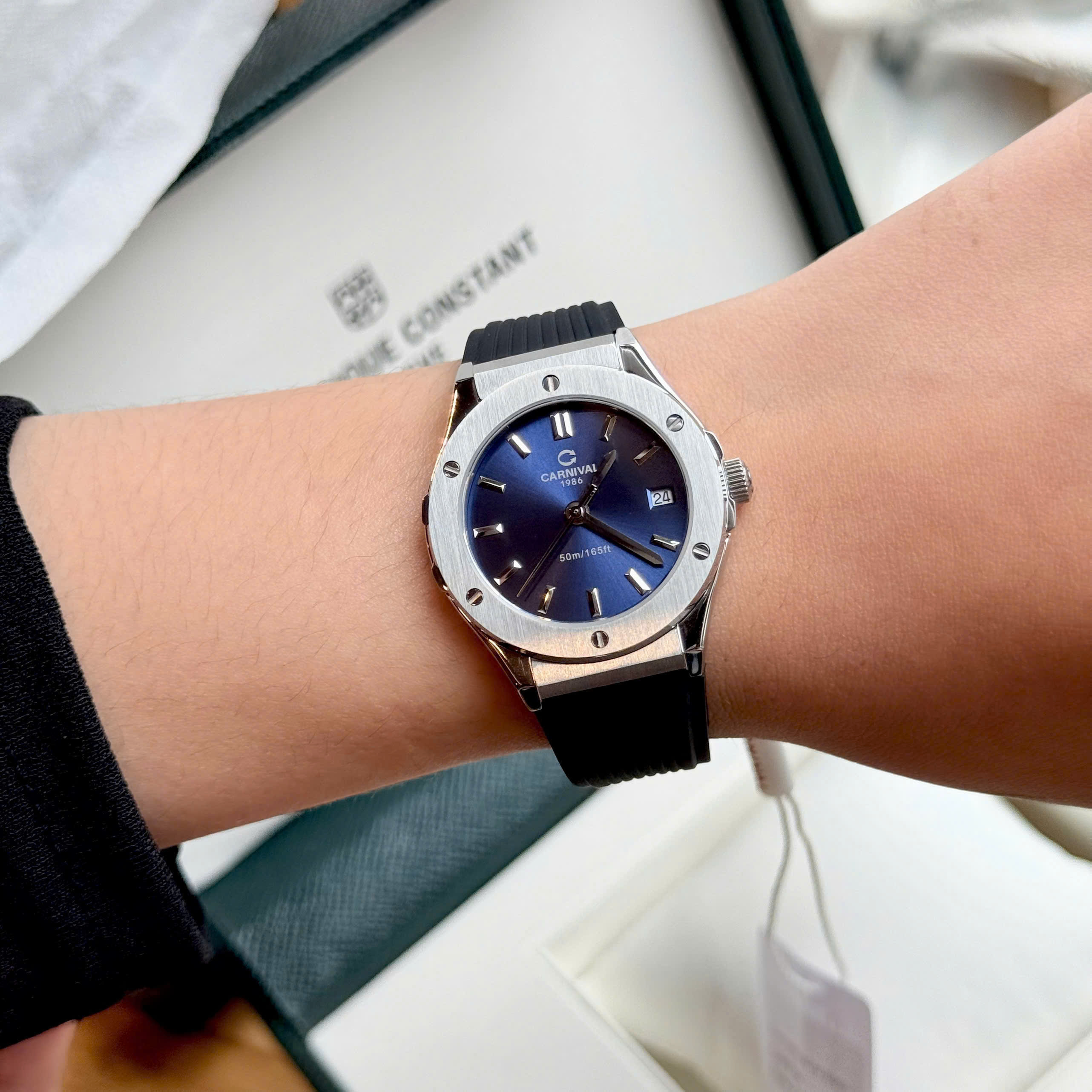 Đồng Hồ Carnival 8168L Nữ 32mm – Thiết Kế Hiện Đại, Tinh Tế Và Năng Động