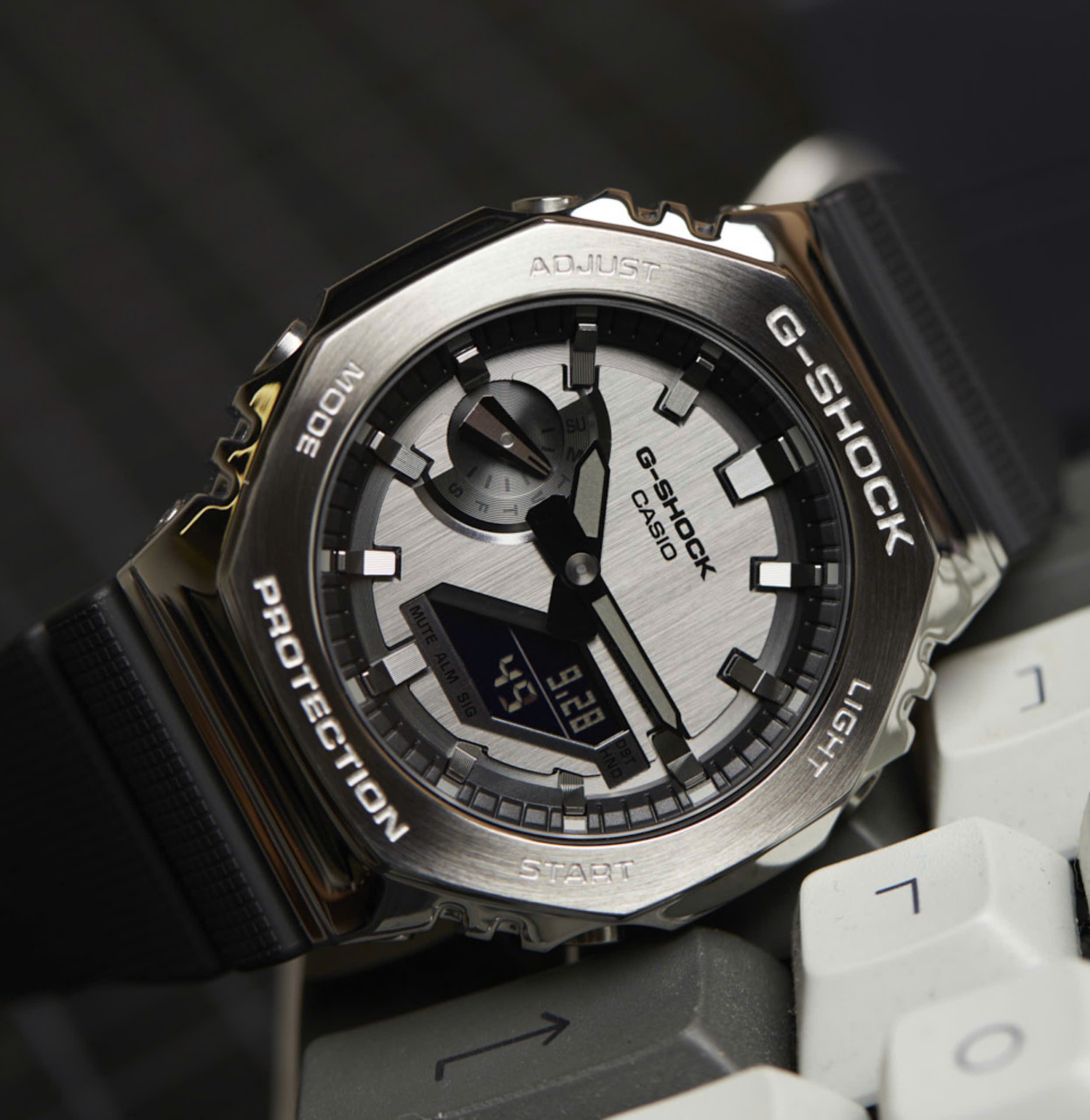 Đồng hồ G-Shock GM-2100-1A – Định Nghĩa Mới Cho Đồng Hồ Kim Loại Thời Thượng 2025