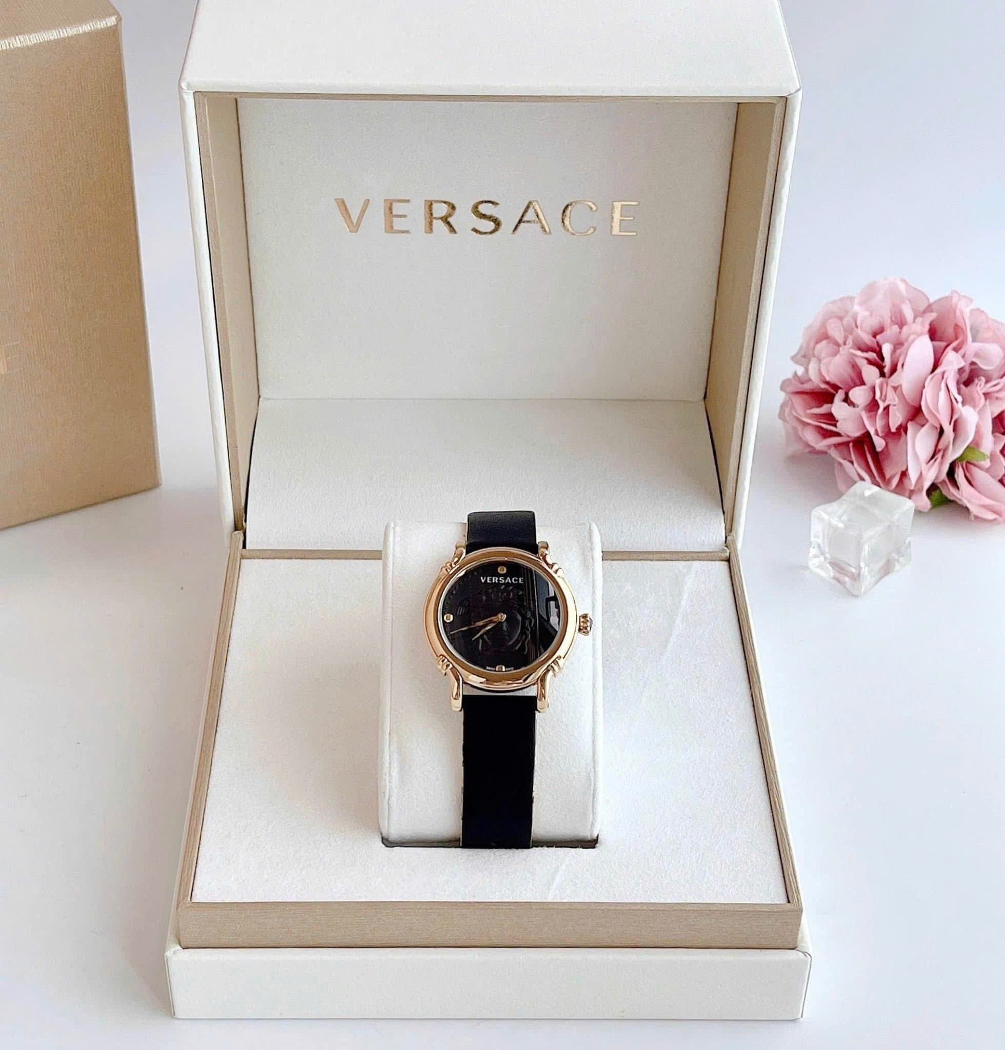Đồng Hồ Versace Safety Pin – Biểu Tượng Đẳng Cấp Thời Trang Ý Cho Quý Cô Hiện Đại