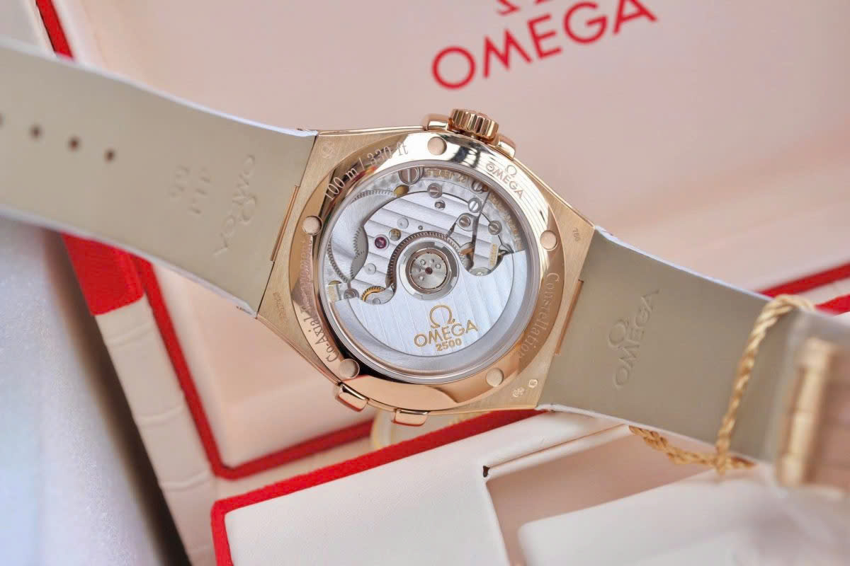 Đồng hồ Omega Constellation 123.58.35.20.55.003 35mm – Tuyệt tác kết hợp giữa vàng nguyên khối và kim cương
