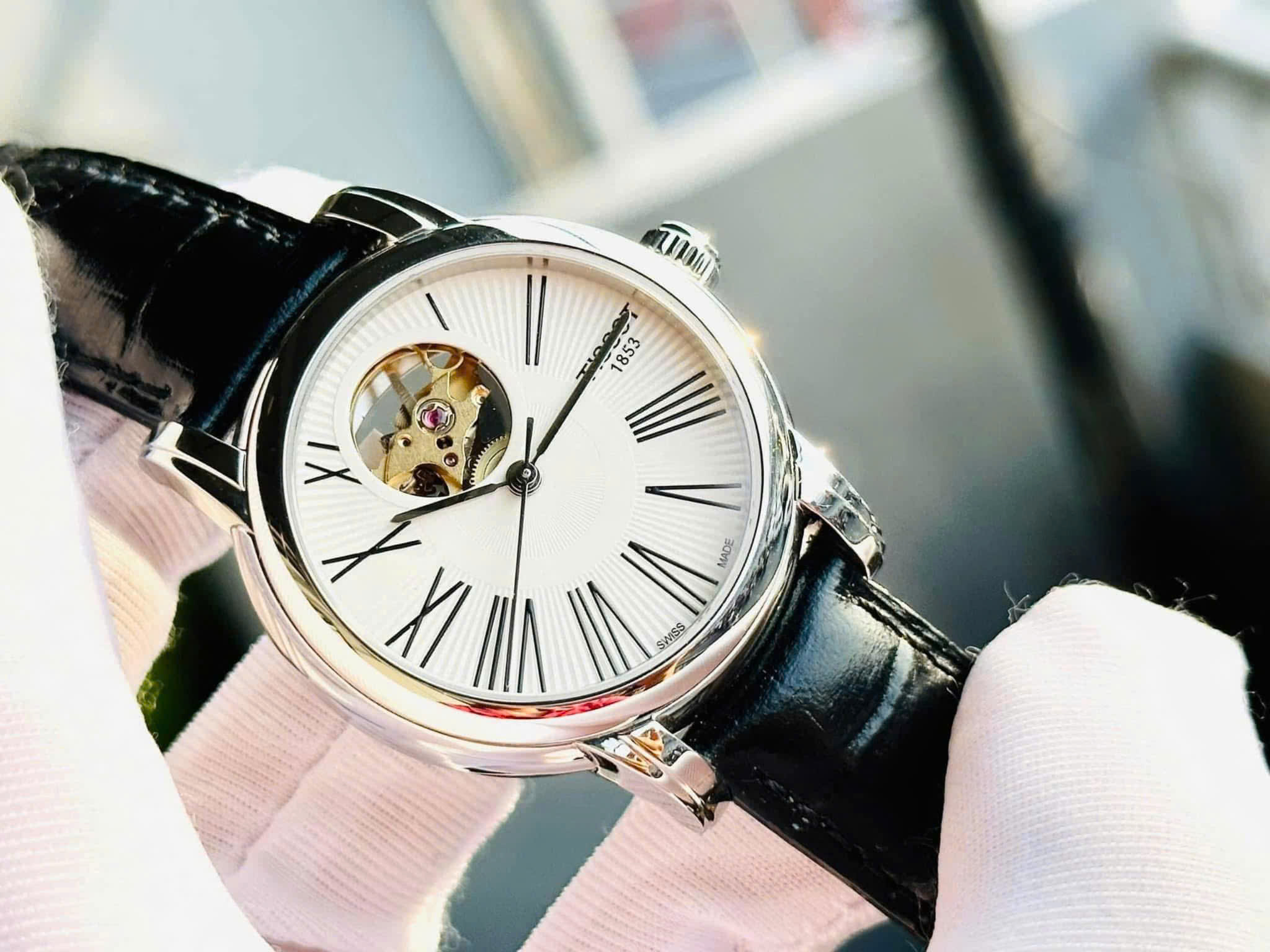 Đồng Hồ Tissot Lady Heart T050.207.16.033.00 – Đồng hồ cơ lộ tim dành riêng cho phái đẹp