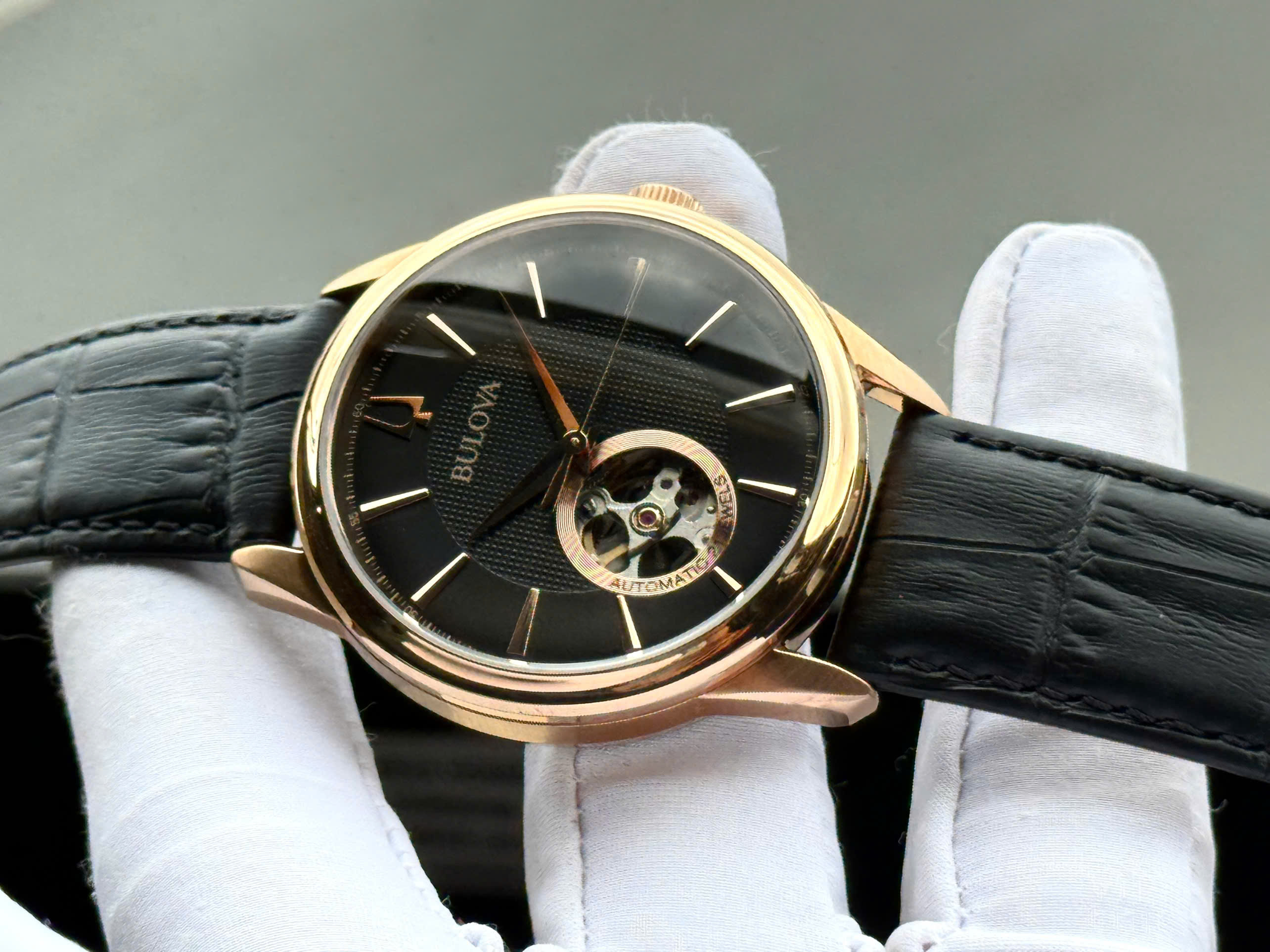 Đồng Hồ Nam Bulova Classic Automatic 97A140 – Lộ Cơ Độc Đáo, Sang Trọng Và Hiếm Gặp