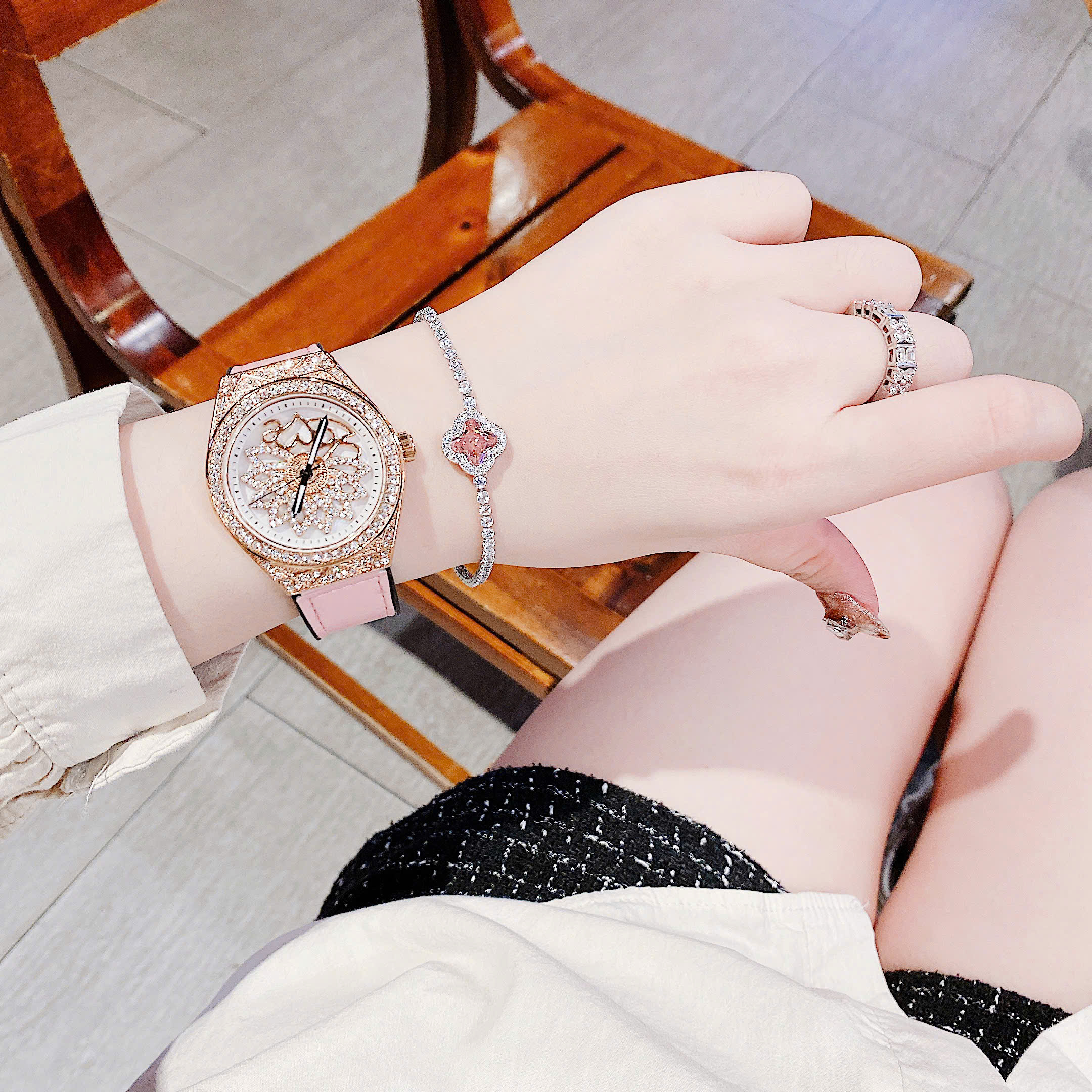 Đồng Hồ Hanboro Nữ Size 37mm – Thiết Kế Mặt Xoay Siêu Hot & Độc Đáo