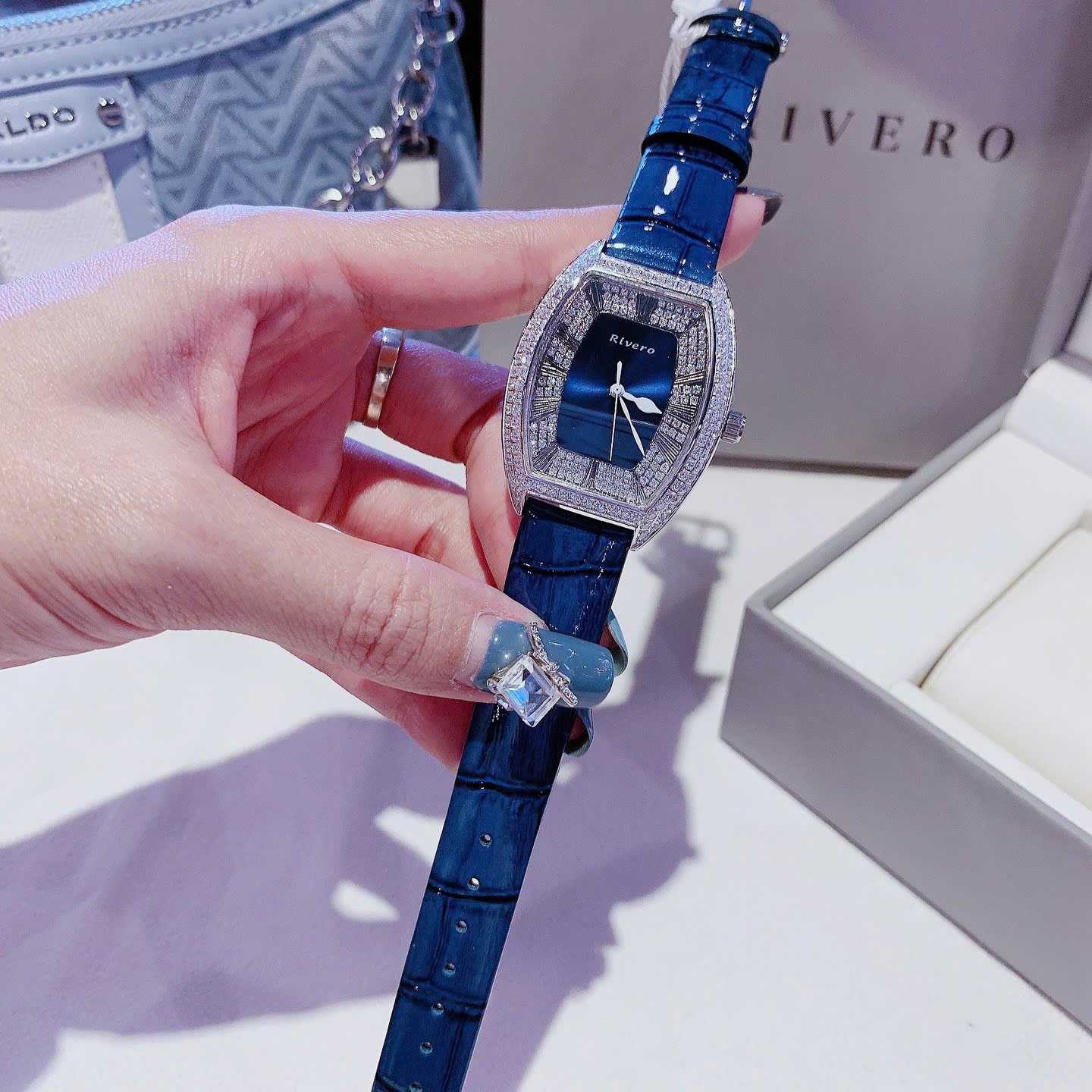 Đồng hồ Rivero R9007 – Tuyên ngôn cá tính mở đầu xu hướng thời trang SHINE 2025 rẻ nhất thị trường