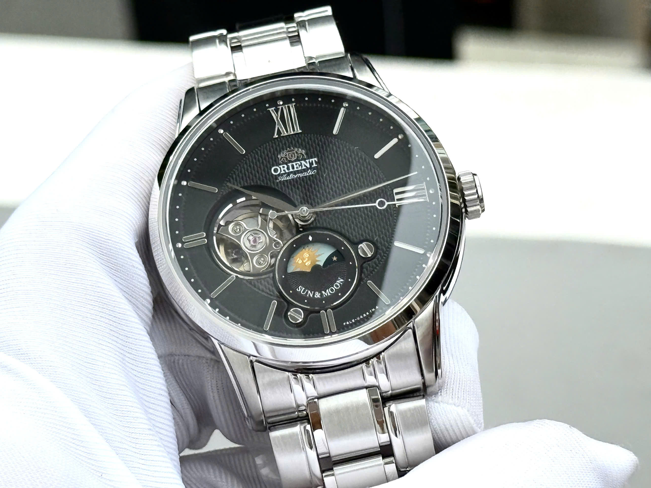 Đồng hồ Orient Open Heart Black Steel Sun & Moon Gen 4 RN-AS0001B – Tuyệt Phẩm Hiếm Gặp Cho Người Yêu Đồng Hồ Cơ
