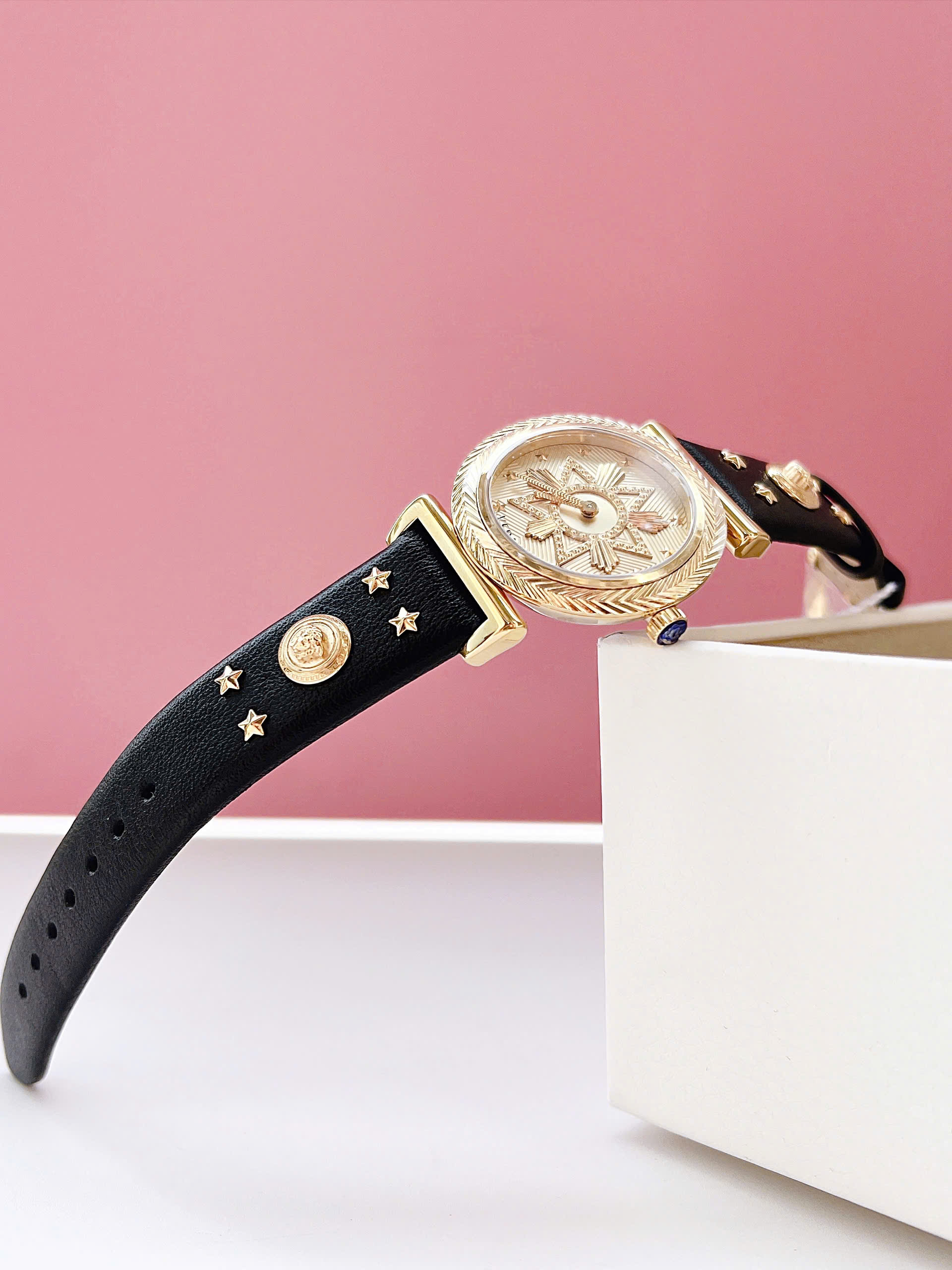 Đồng hồ Versace V-Motif Watch For Lady – Biểu tượng thanh lịch dành cho phái đẹp