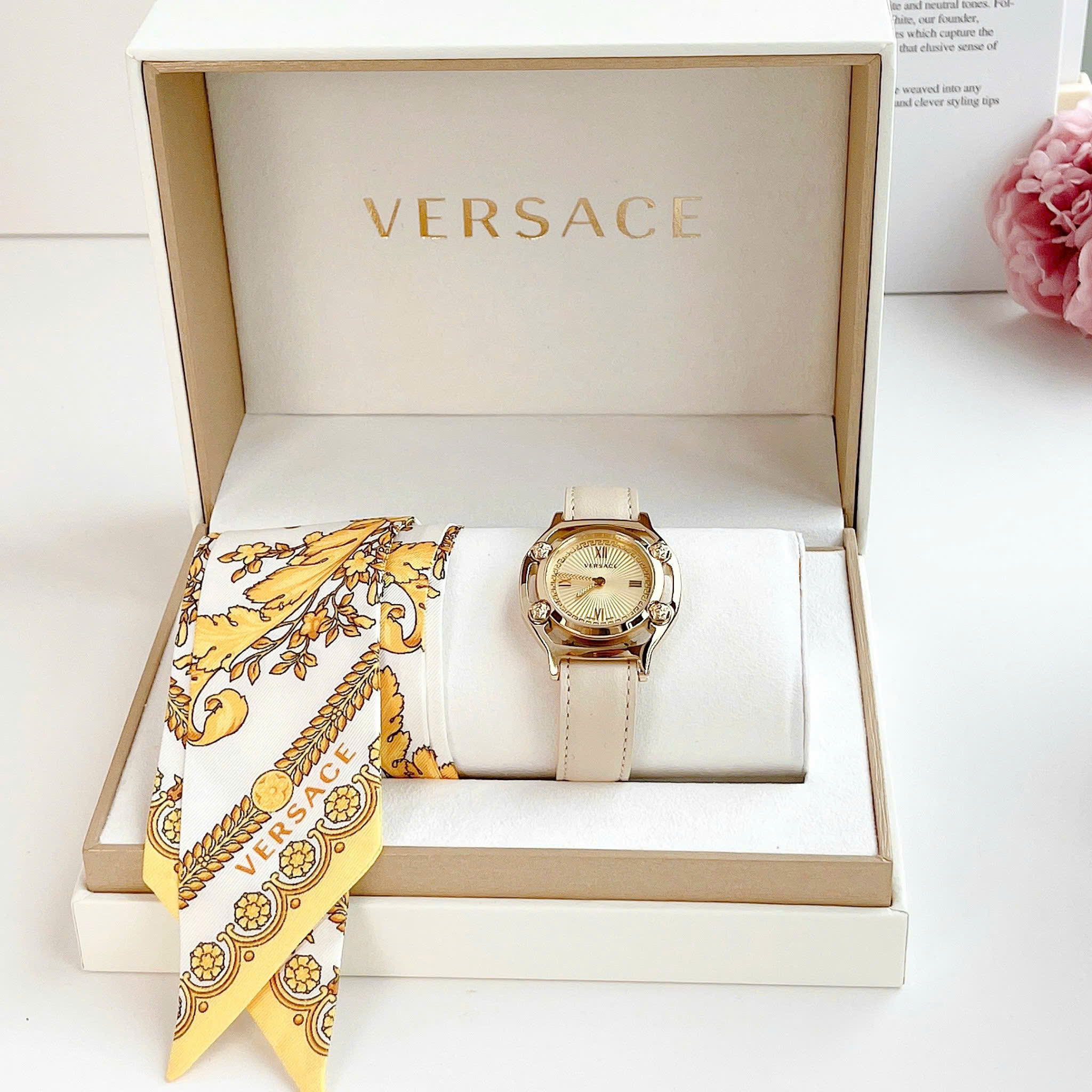 Đồng Hồ Nữ Versace Medusa Frame Barocco Print Watch 36mm VEVF00620 Màu Vàng