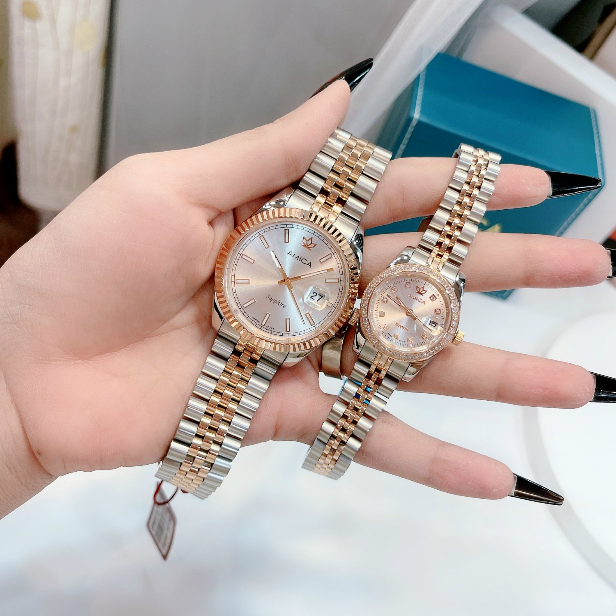 Đồng Hồ AMICA for woman Thiết kế kinh điển Rolex, Quai kim loại demi Kính sapphire mặt khảm