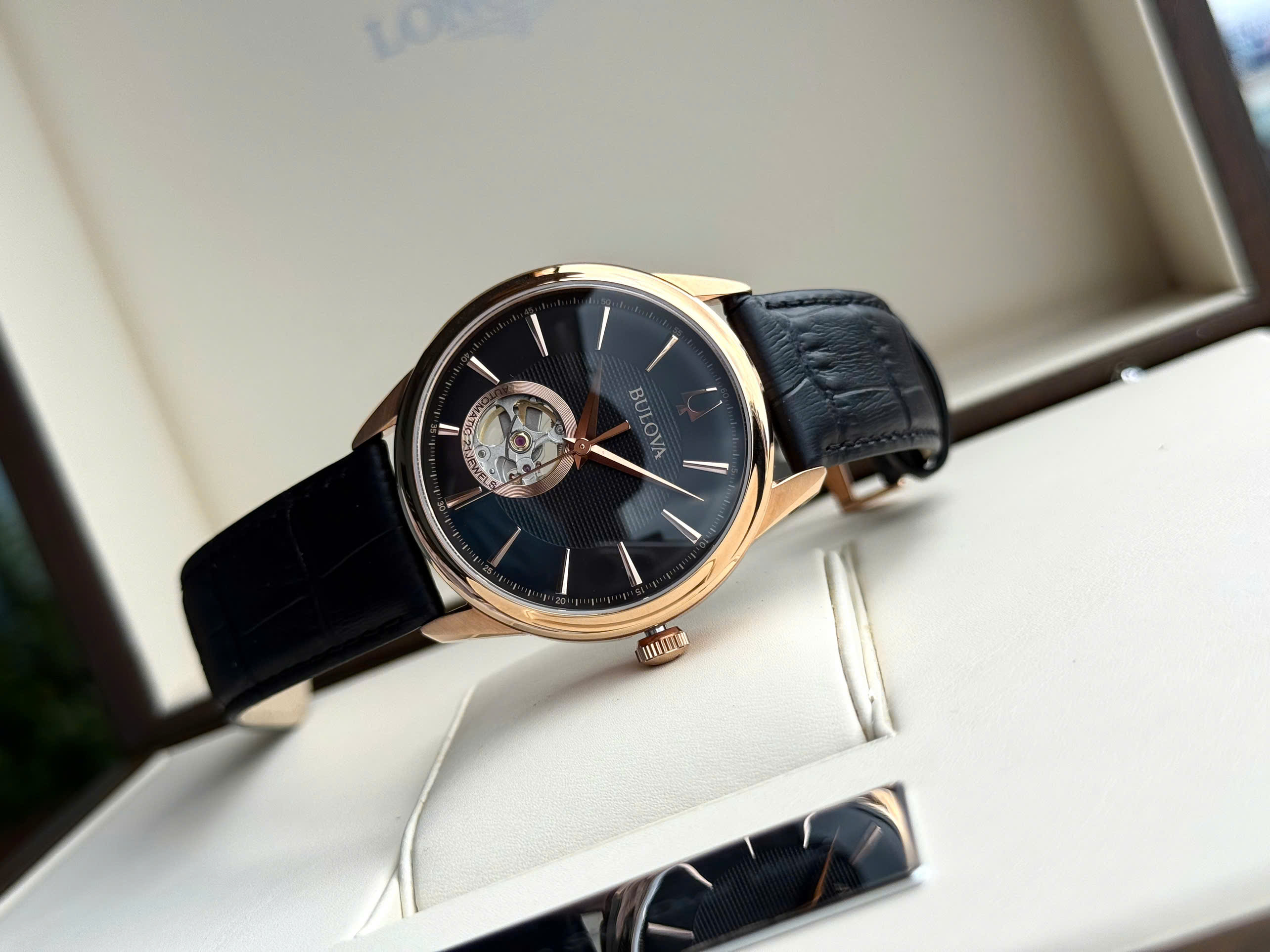 Đồng Hồ Nam Bulova Classic Automatic 97A140 – Lộ Cơ Độc Đáo, Sang Trọng Và Hiếm Gặp