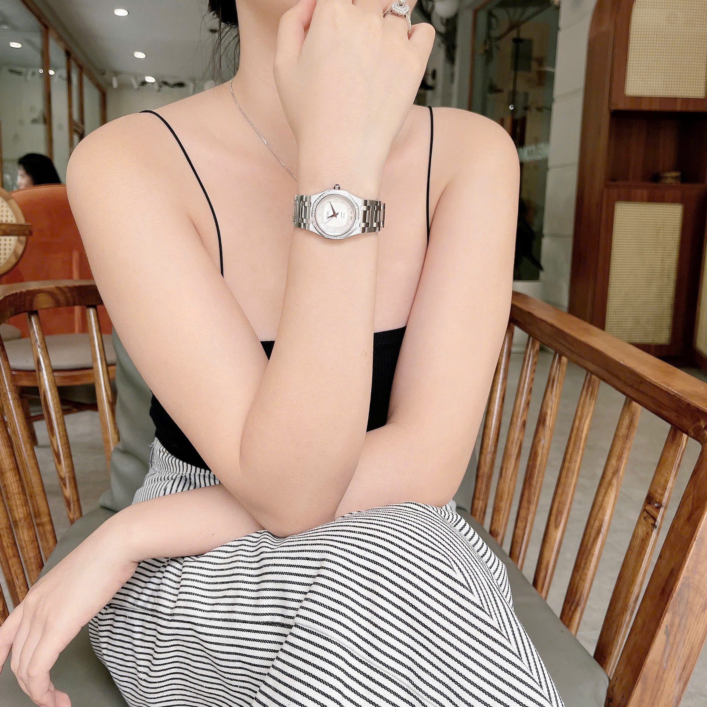 Đồng Hồ KEMIL Melania New SS 2025 – Mẫu Đồng Hồ Sang Chảnh Không Thể Bỏ Lỡ Cho Các Quý Cô