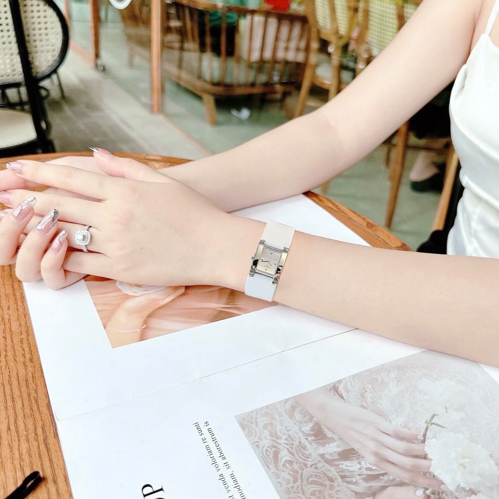 Đồng hồ Tissot Women's T-Trend Quartz – Thanh lịch và hiện đại cho phái đẹp T63.1.155.31