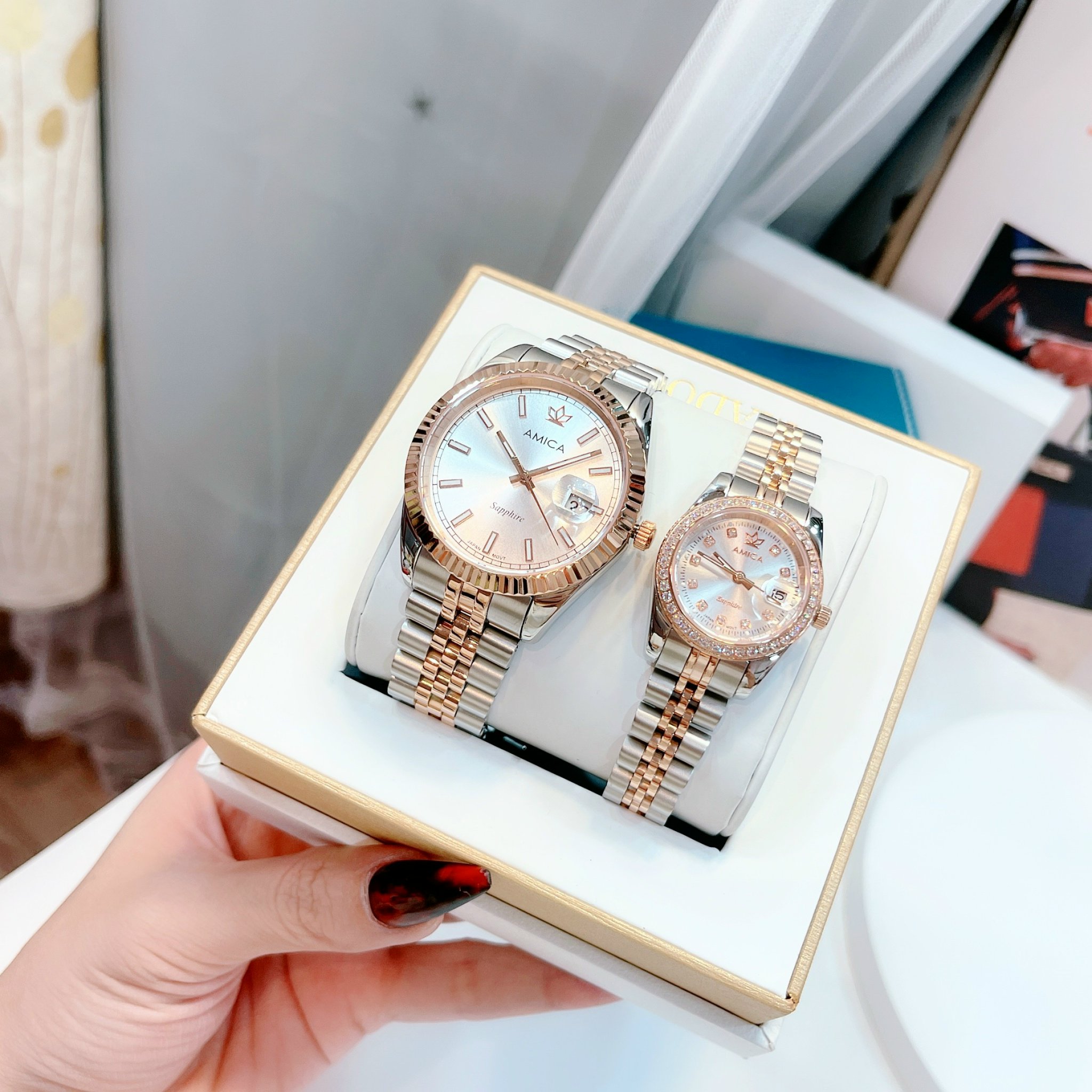 Đồng Hồ AMICA for woman Thiết kế kinh điển Rolex, Quai kim loại demi Kính sapphire mặt khảm