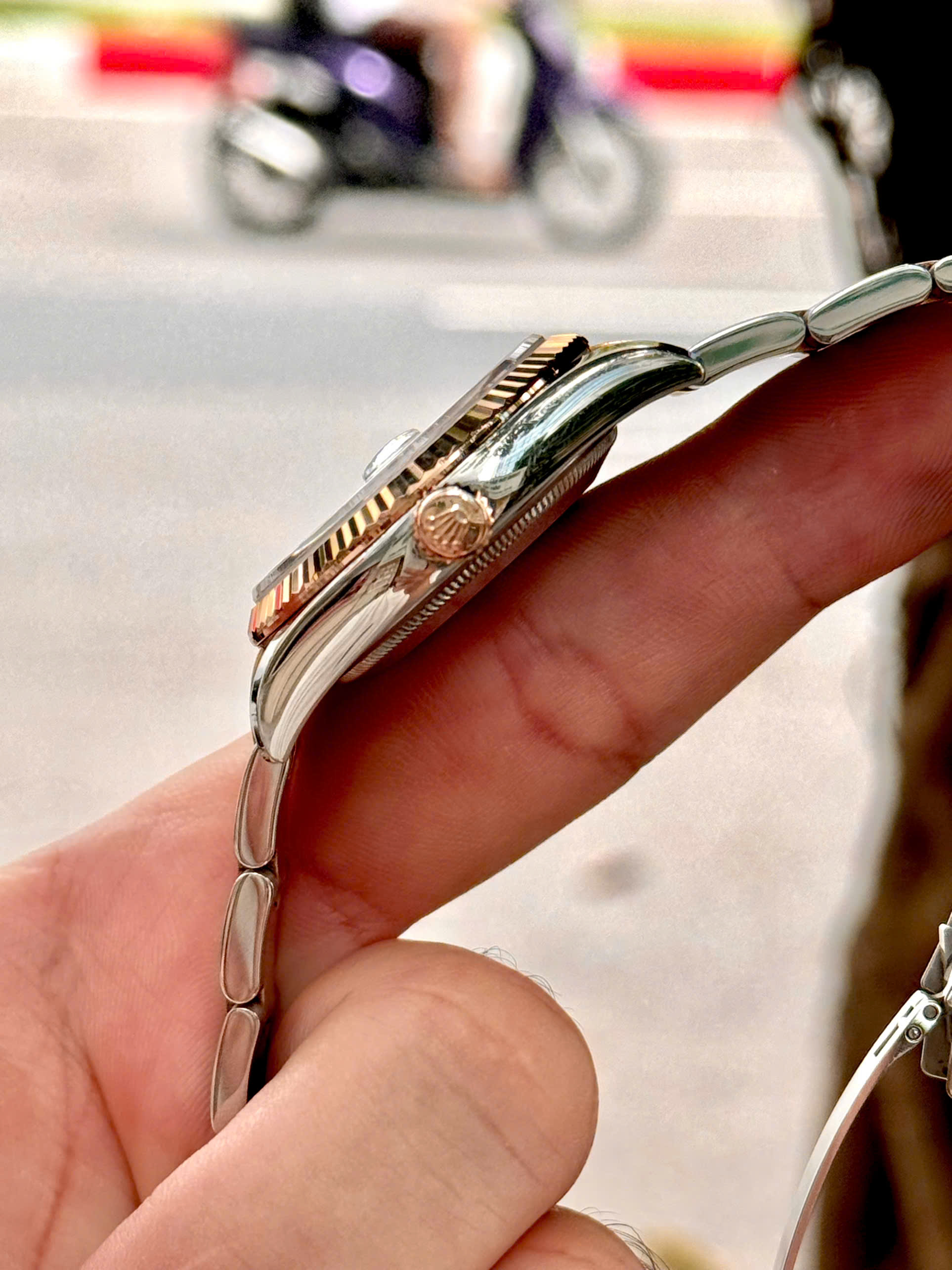 Đồng hồ Rolex Datejust 116231 – Mặt tia xám lông chuột, đính kim cương
