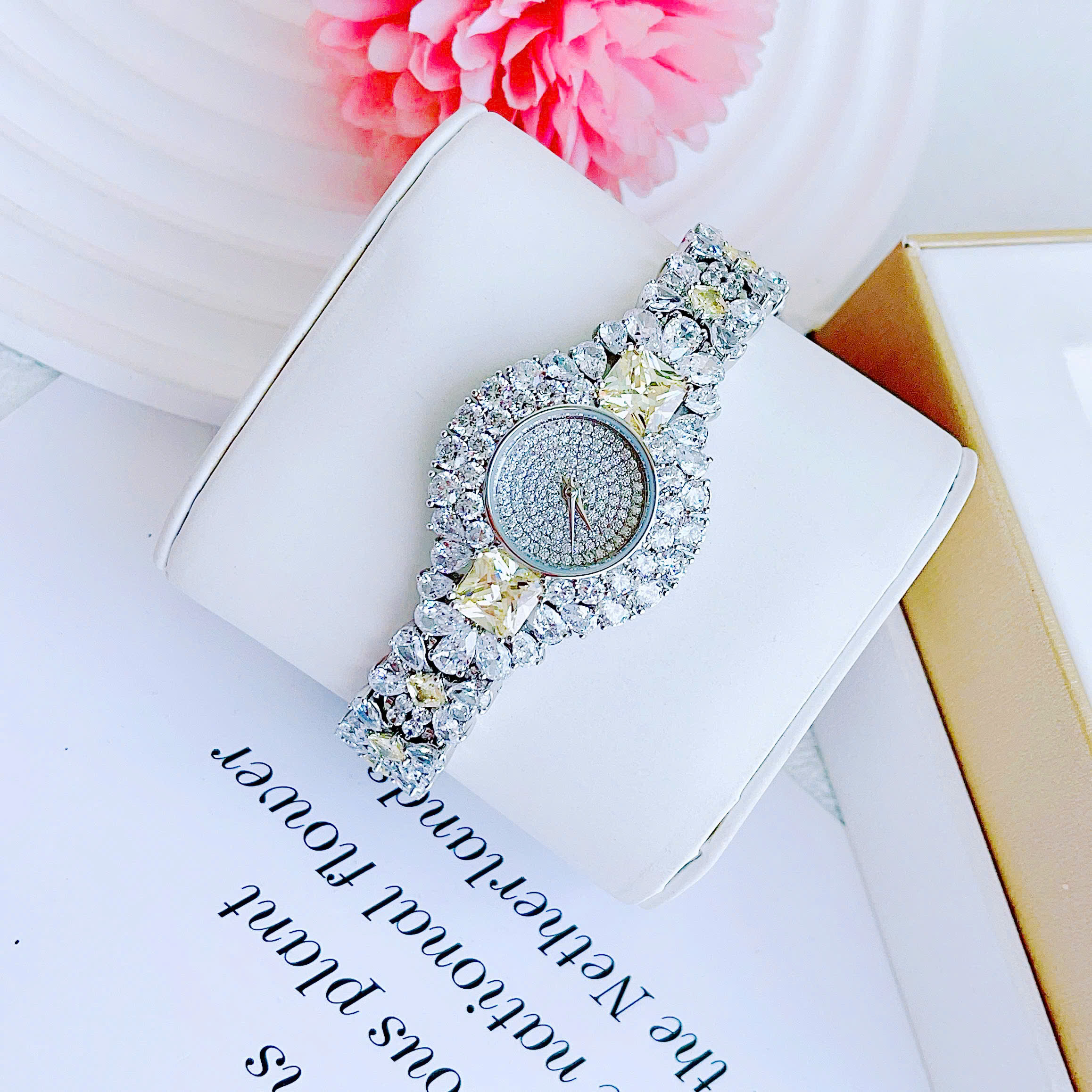 Đồng Hồ Royal Crown