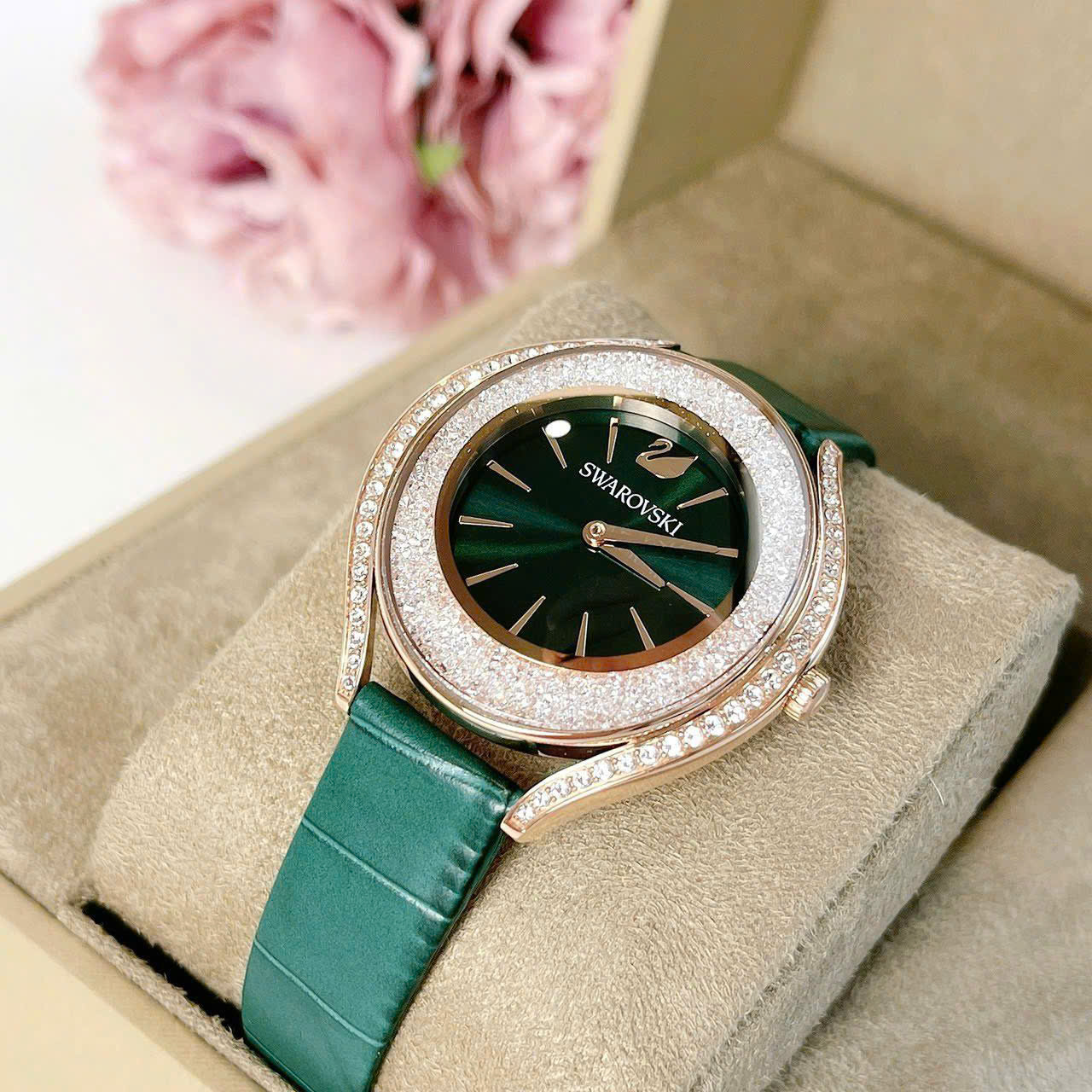 Đồng hồ Swarovski 5644078 Crystalline Aura Green Watch – Đỉnh cao sang trọng trong BST Crystalline Aura