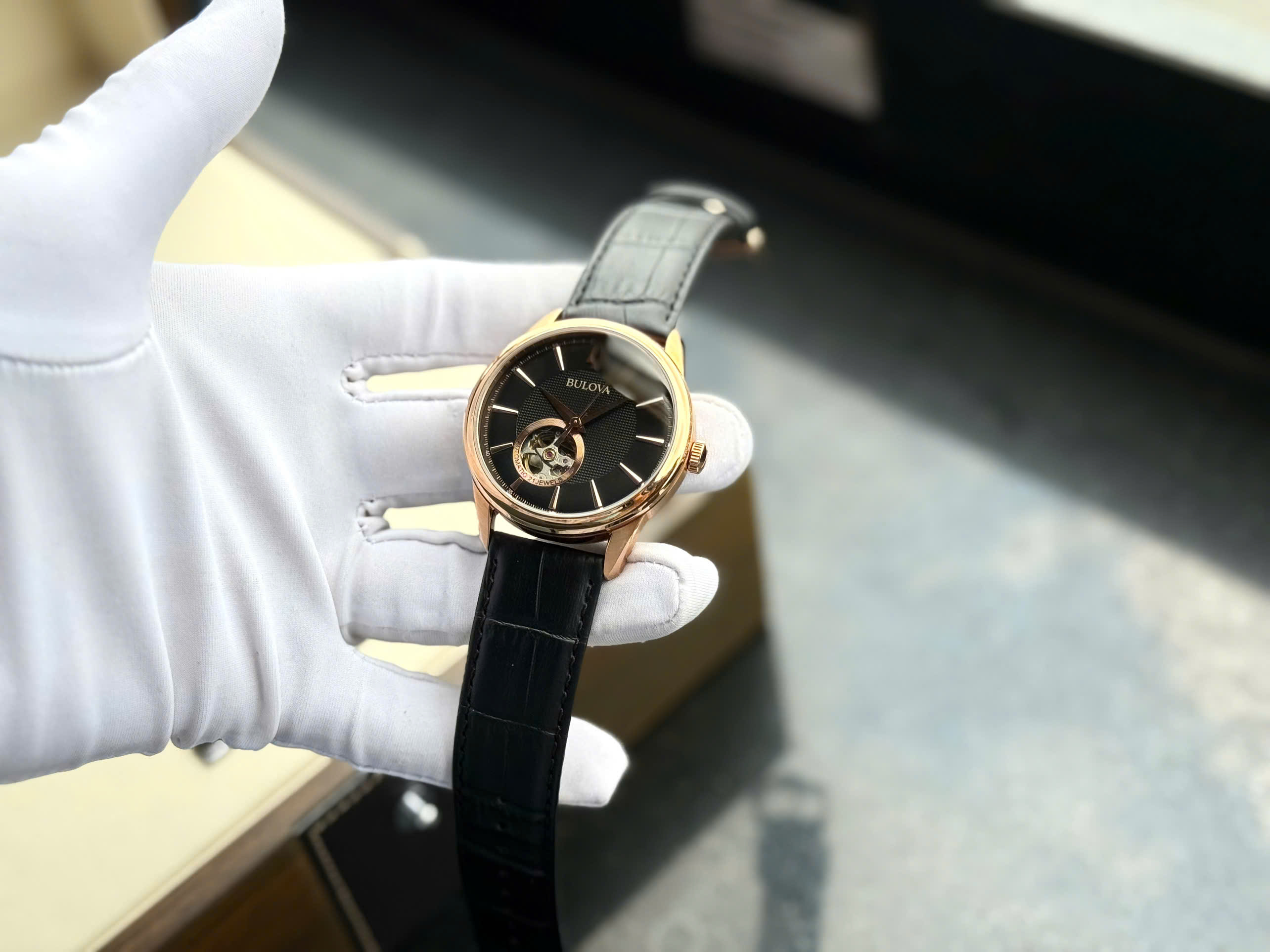 Đồng Hồ Nam Bulova Classic Automatic 97A140 – Lộ Cơ Độc Đáo, Sang Trọng Và Hiếm Gặp