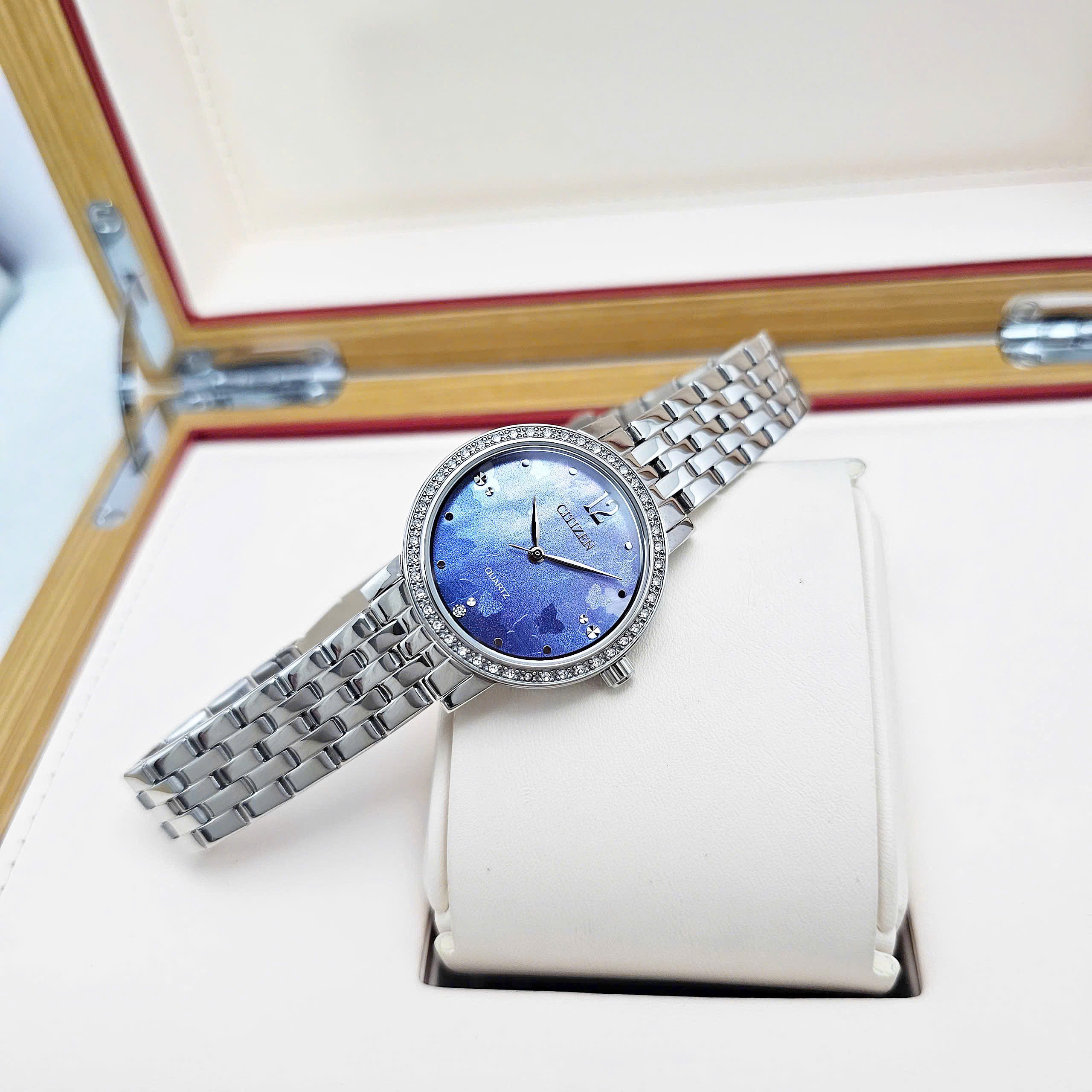 Đồng Hồ Nữ Citizen Quartz Beginning Blue EL3100-55N – Vẻ Đẹp Hoàn Mỹ Dành Cho Quý Cô Sành Điệu
