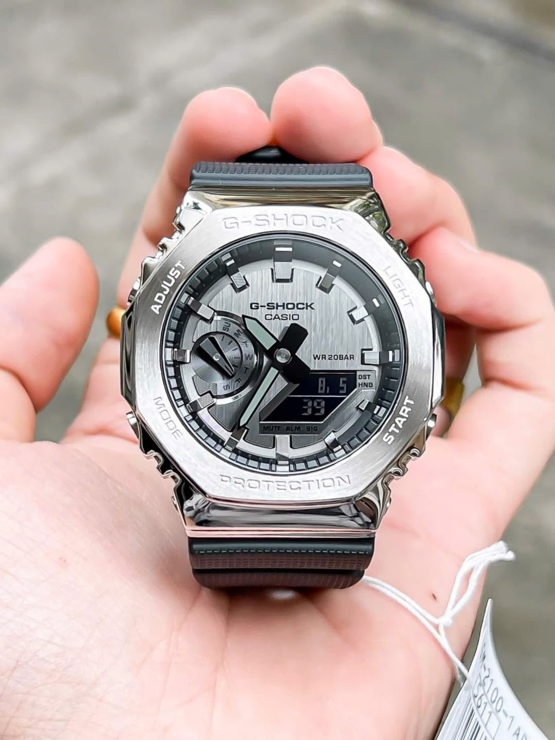 Đồng hồ G-Shock GM-2100-1A – Định Nghĩa Mới Cho Đồng Hồ Kim Loại Thời Thượng 2025