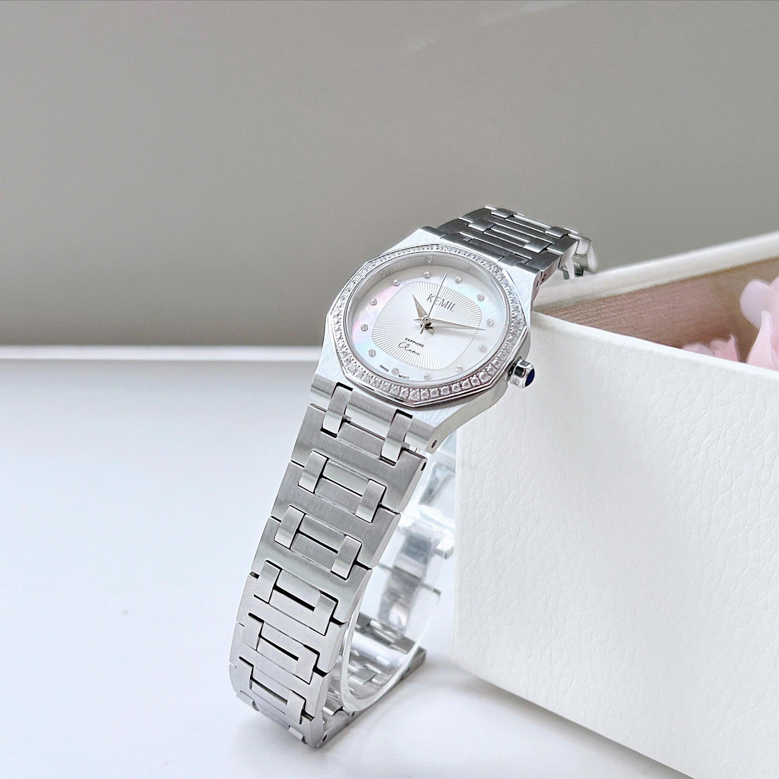 Đồng Hồ KEMIL Melania New SS 2025 – Mẫu Đồng Hồ Sang Chảnh Không Thể Bỏ Lỡ Cho Các Quý Cô