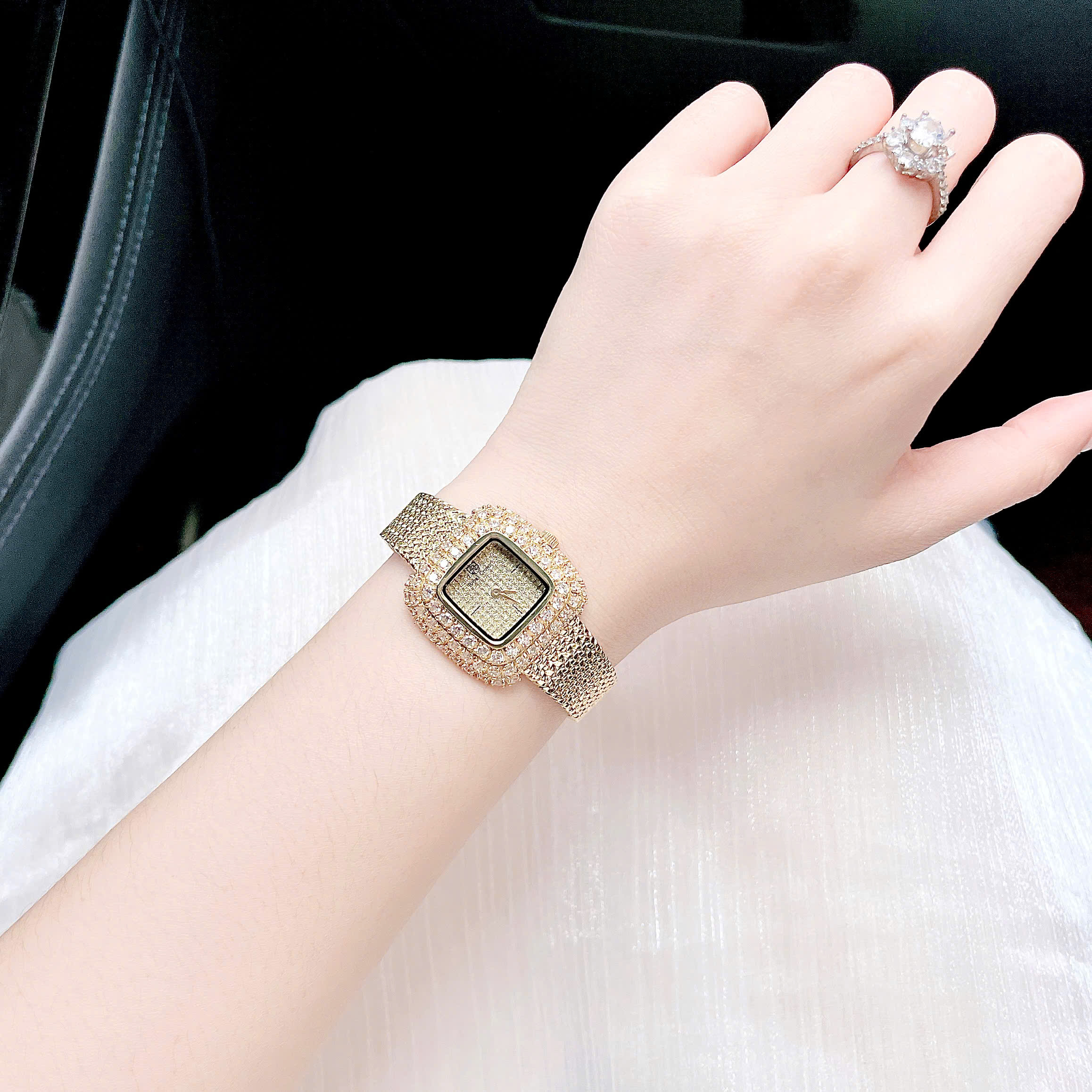 ĐỒNG HỒ ROYAL CROWN RC6140 MẪU MỚI 2025 – ĐẸP SANG, LẤP LÁNH VÀ ĐẲNG CẤP KHÓ CƯỠNG