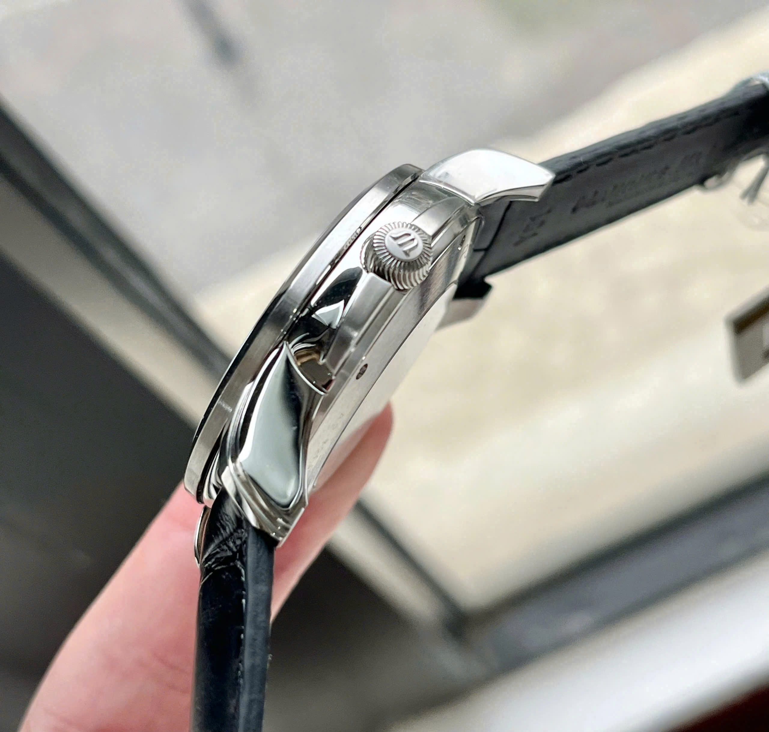 Đồng Hồ Maurice Lacroix Pontos Grand Guichet GMT PT6208-SS001-130-1 – Tác Phẩm Đỉnh Cao Của Sự Tinh Tế Và Hiện Đại