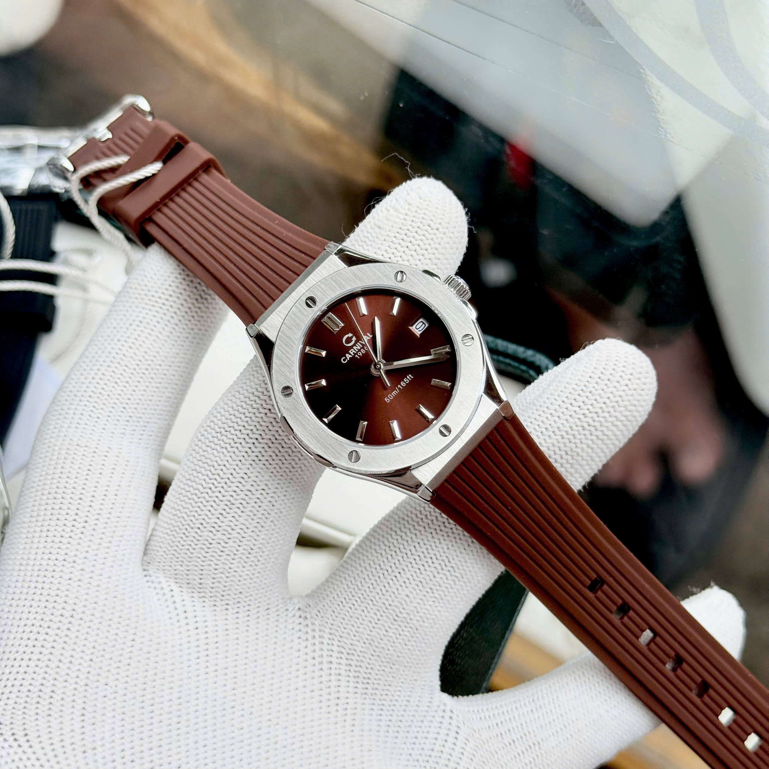 Đồng Hồ Carnival 8168L Nữ Size 32mm – Thiết Kế Hiện Đại, Tôn Lên Vẻ Đẹp Cổ Tay Phái Đẹp