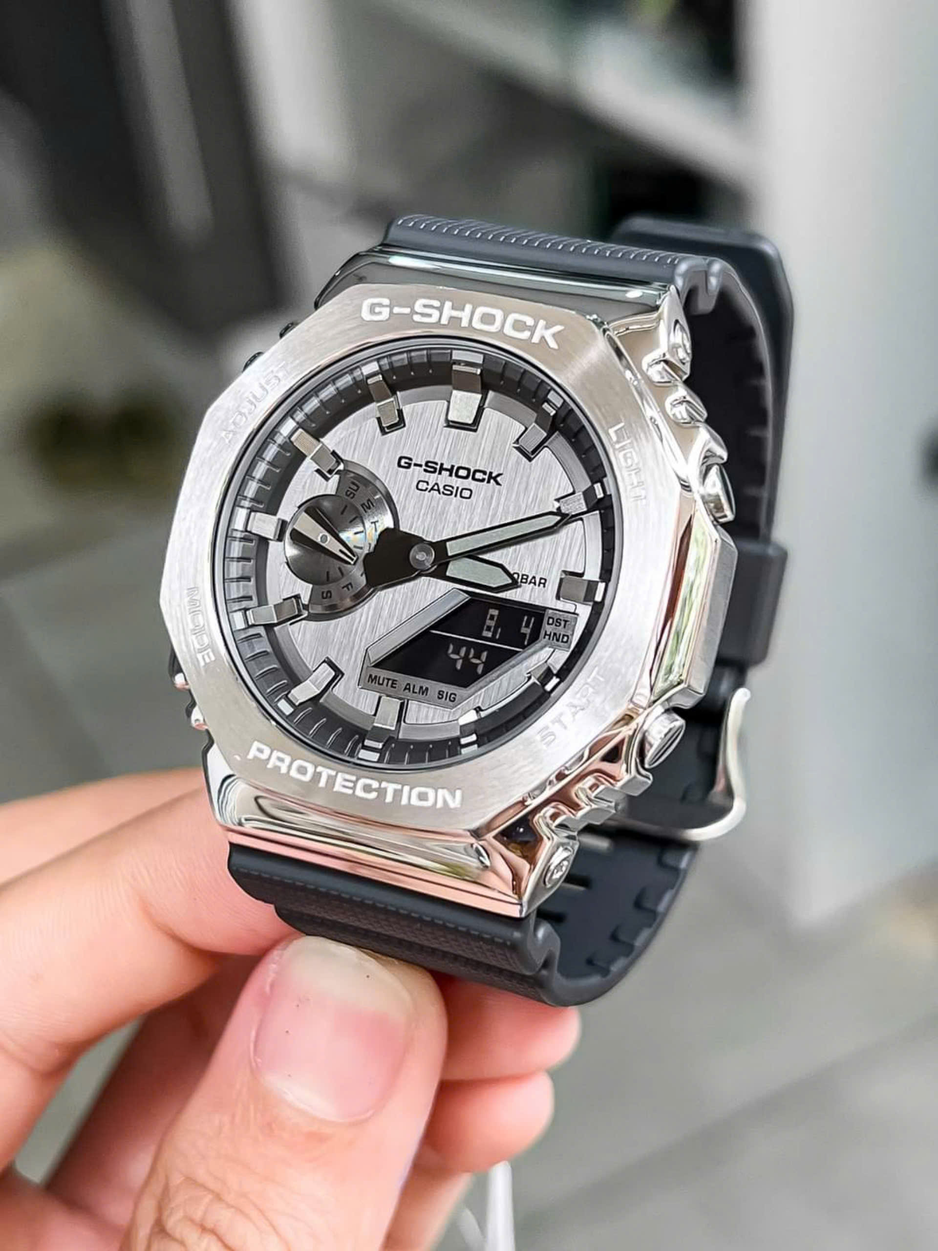 Đồng hồ G-Shock GM-2100-1A – Định Nghĩa Mới Cho Đồng Hồ Kim Loại Thời Thượng 2025