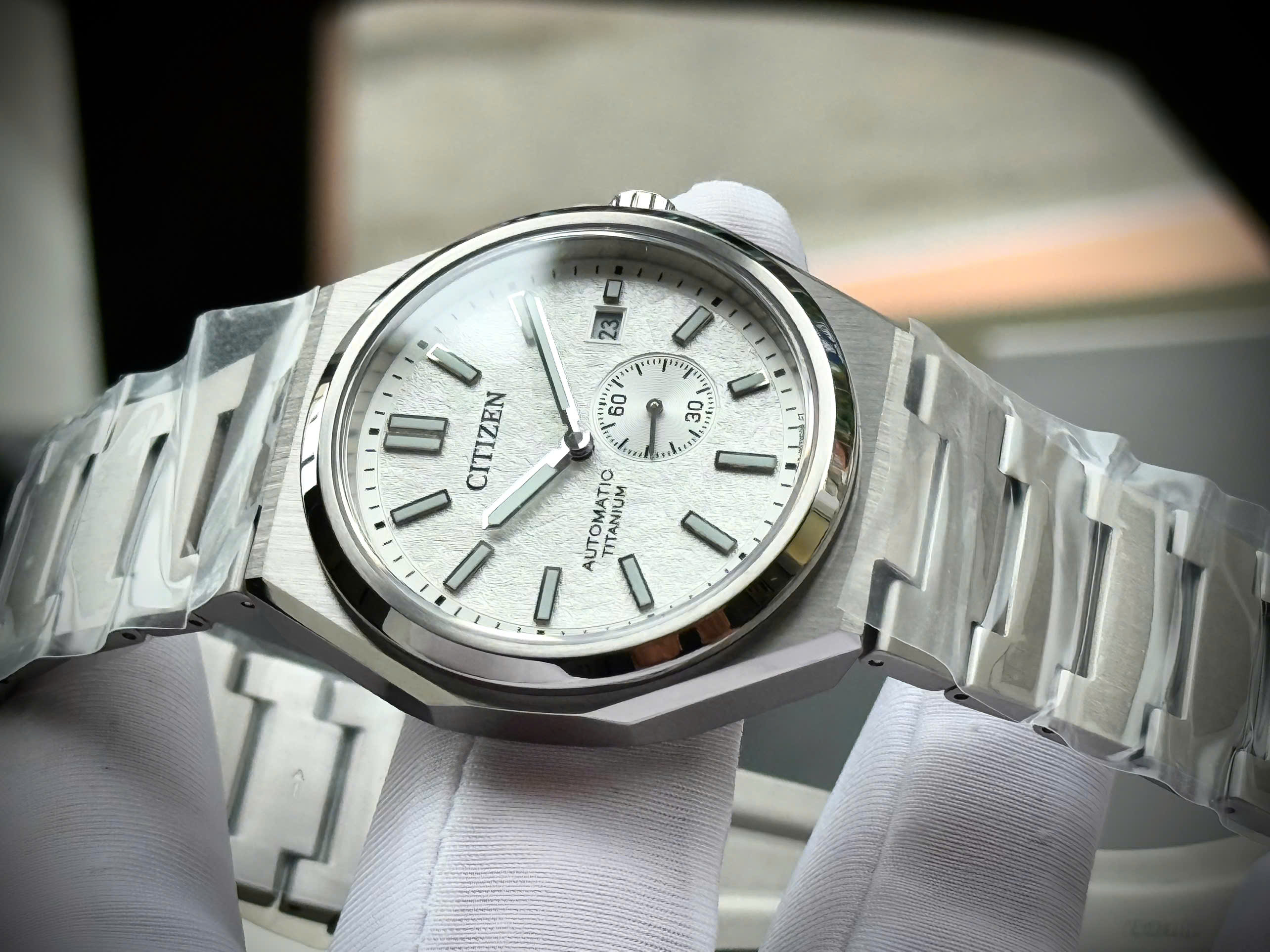 Đồng hồ Citizen Zenshin Super Titanium White Dial NJ0180-80A – Tinh tế, bền bỉ và hiện đại