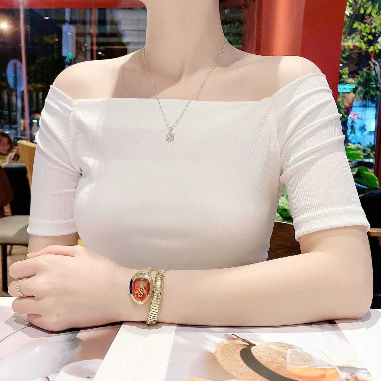 Đồng Hồ Nữ Rắn Cuốn Christian Van Sant CV0873 – Biểu tượng quyến rũ và quyền lực