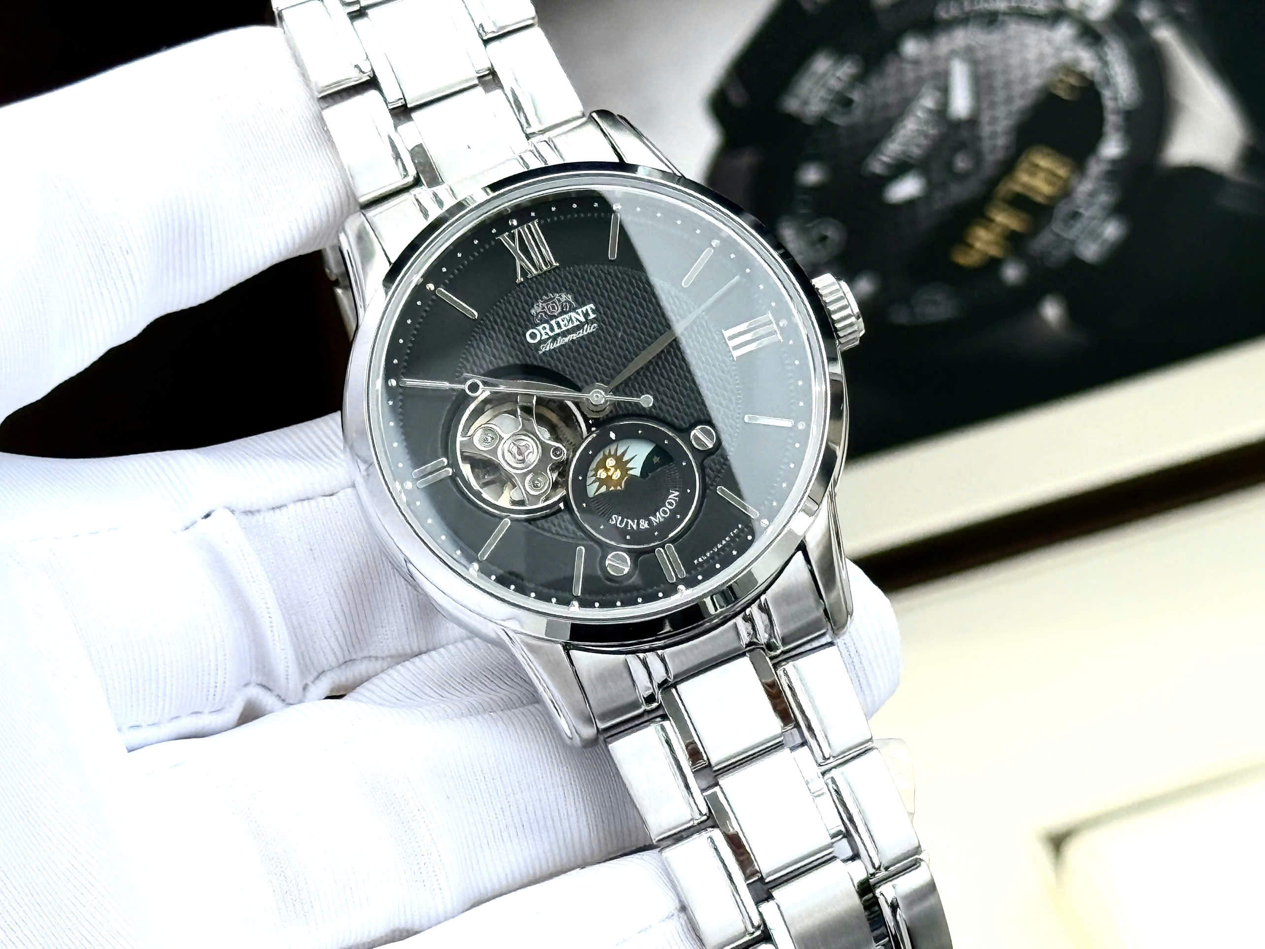 Đồng hồ Orient Open Heart Black Steel Sun & Moon Gen 4 RN-AS0001B – Tuyệt Phẩm Hiếm Gặp Cho Người Yêu Đồng Hồ Cơ