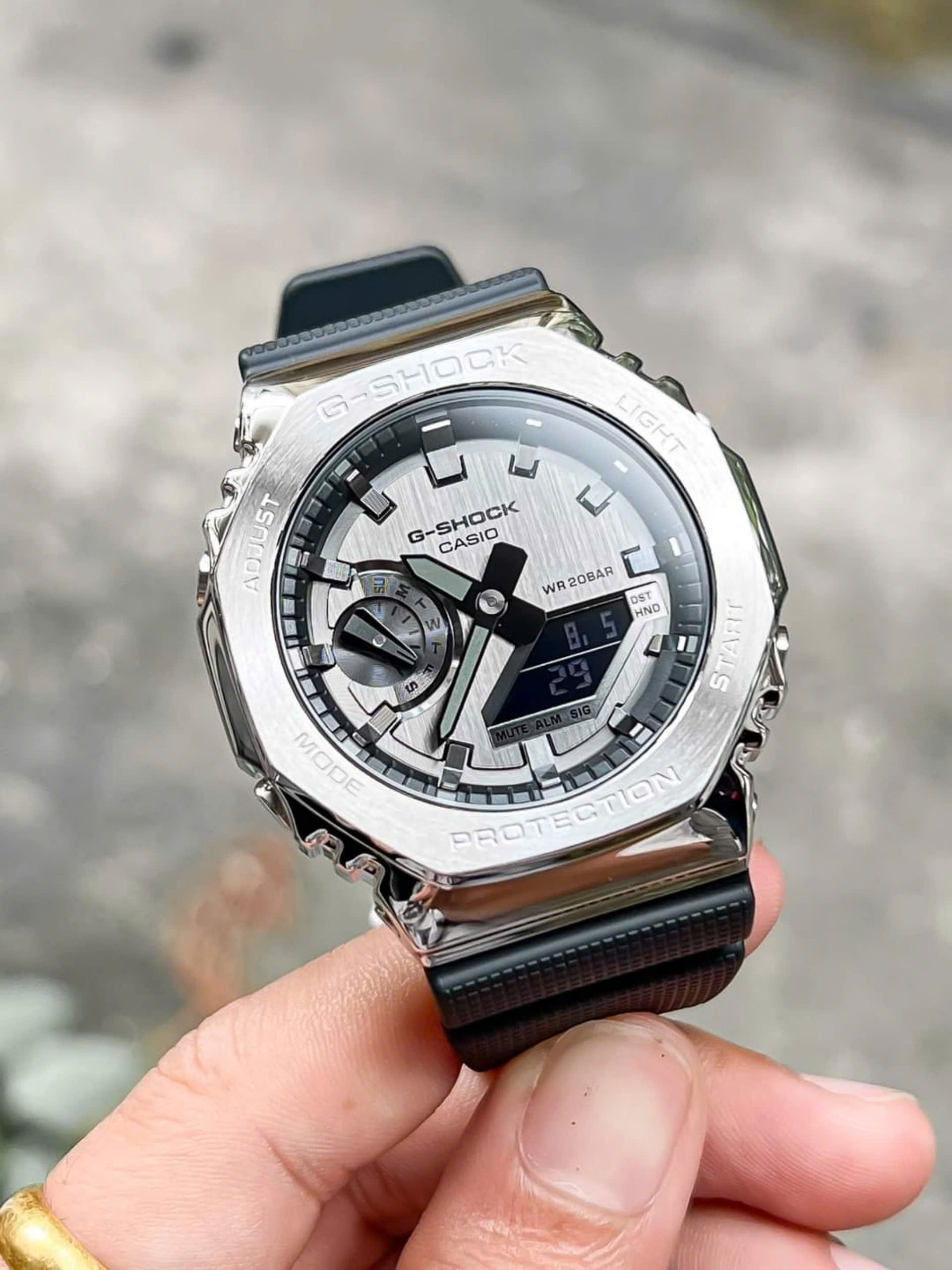 Đồng hồ G-Shock GM-2100-1A – Định Nghĩa Mới Cho Đồng Hồ Kim Loại Thời Thượng 2025