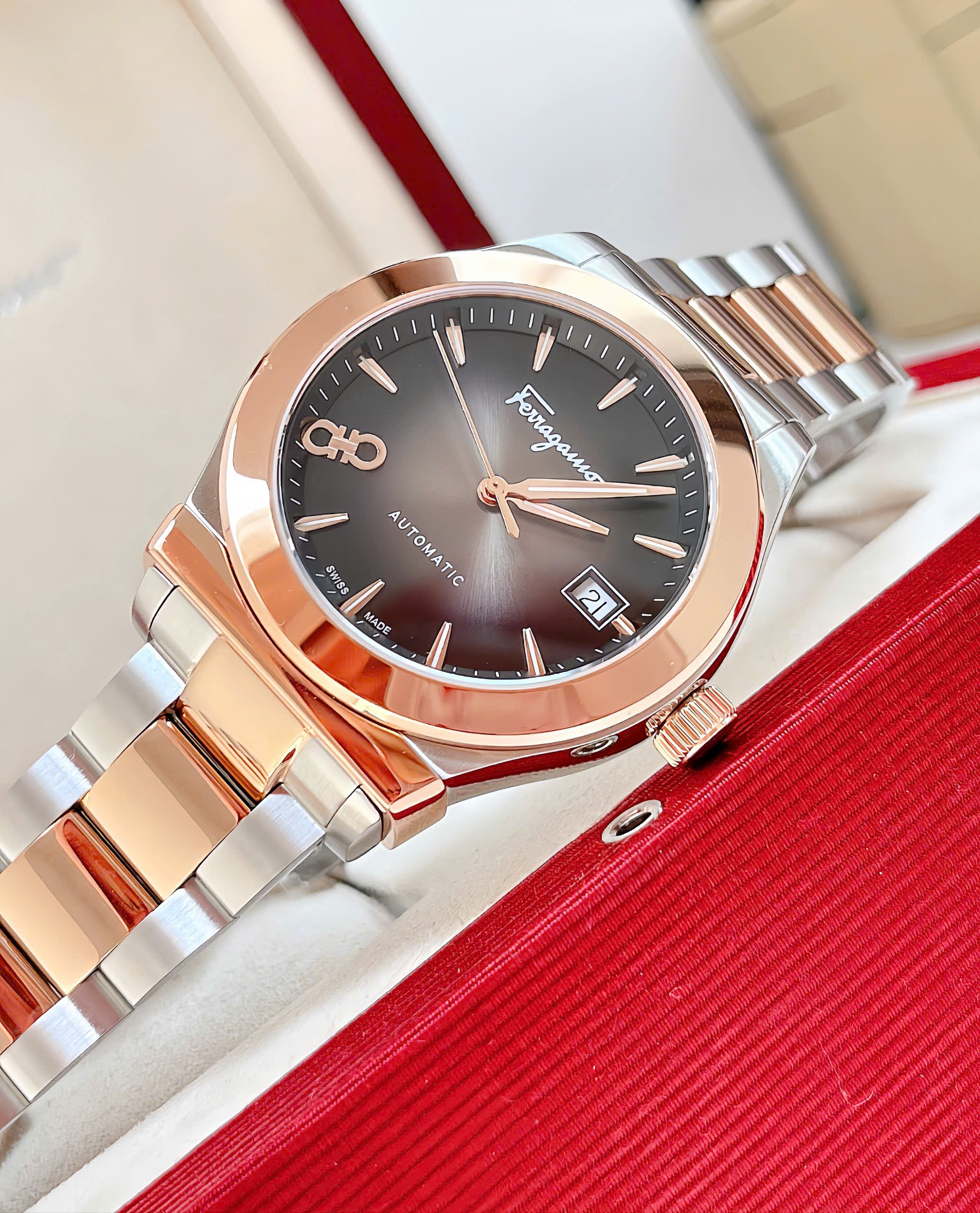Cặp đôi Salvatore Ferragamo 1898 & 1927 – Sự kết hợp hoàn hảo của nam thanh nữ tú