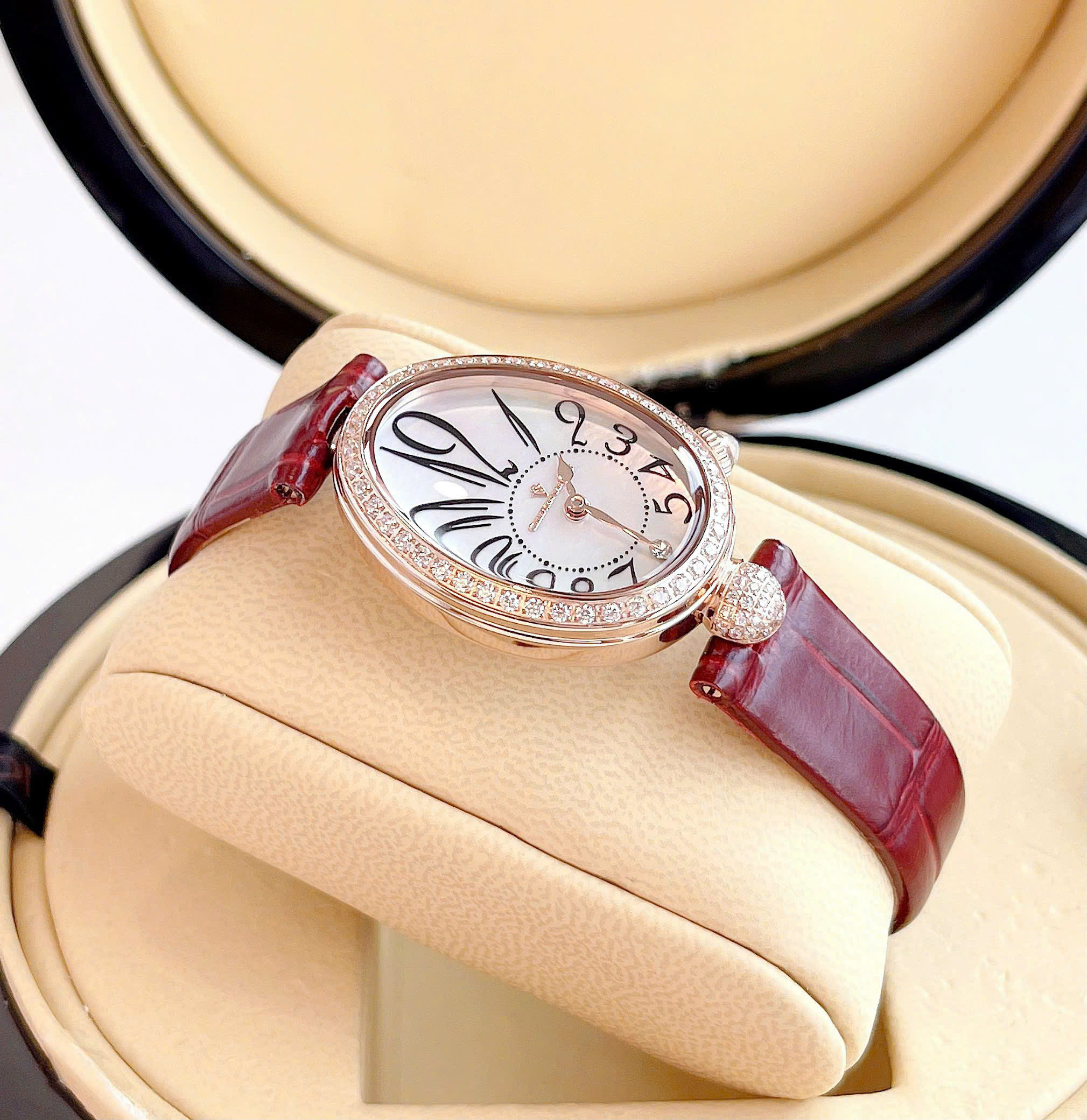 Đồng hồ Christian Van Sant Florentine – Vẻ đẹp kiêu sa tựa Breguet Reine