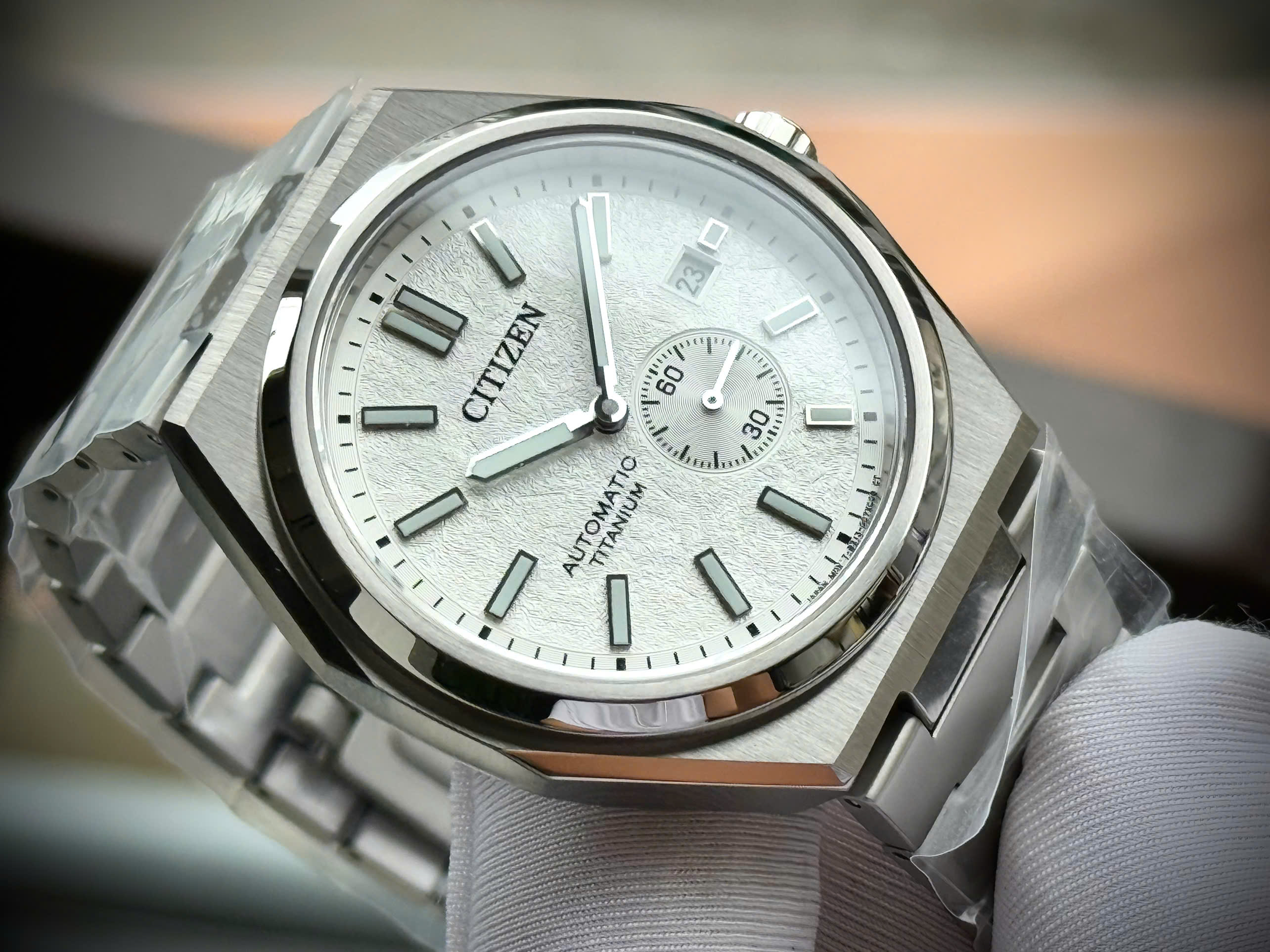 Đồng hồ Citizen Zenshin Super Titanium White Dial NJ0180-80A – Tinh tế, bền bỉ và hiện đại