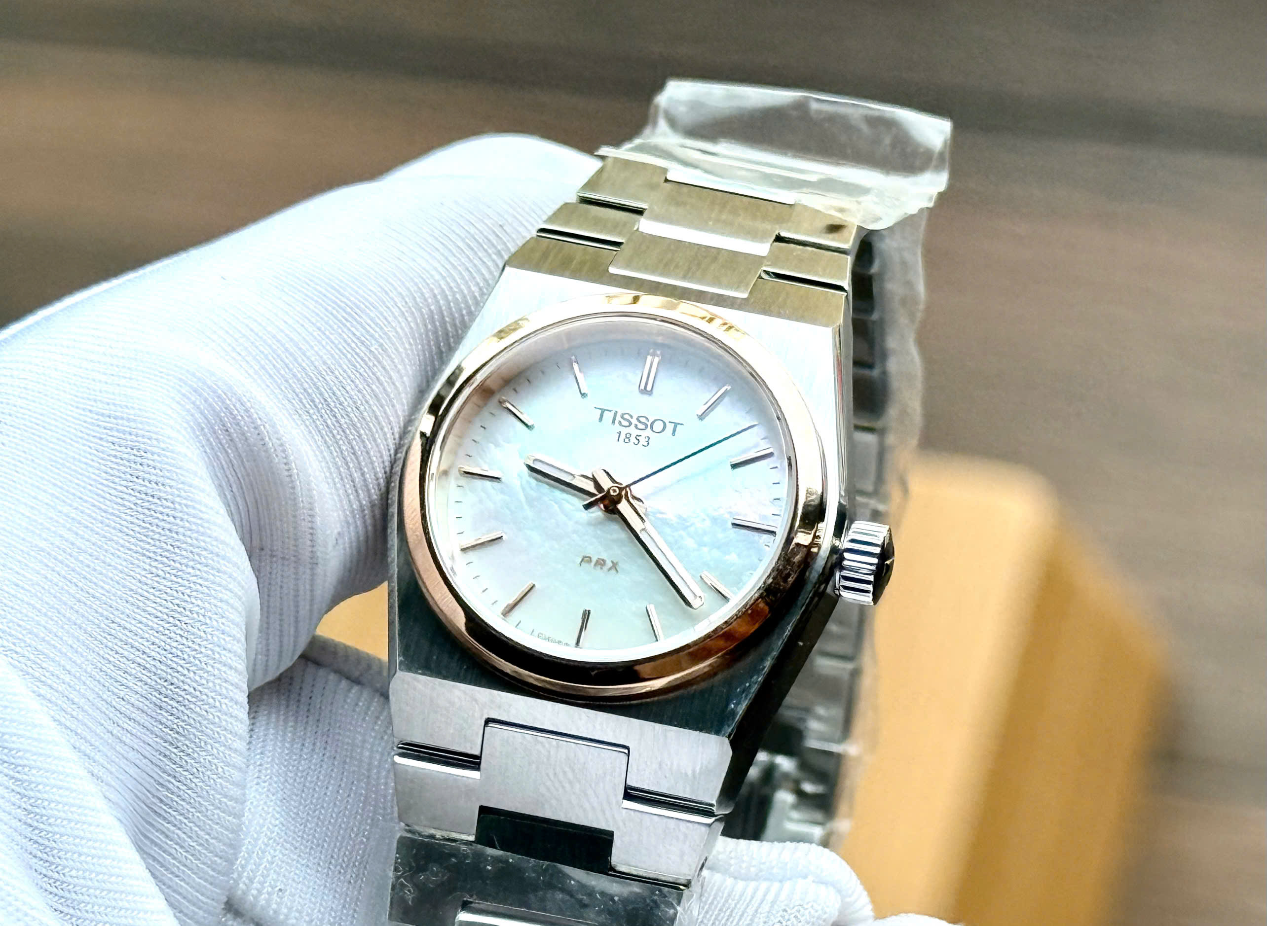 Đồng hồ Cặp đôi Tissot PRX Automatic 35mm – Huyền thoại trở lại, phiên bản hoàn hảo cho mọi cổ tay - Trắng: Model: T137.207.11.111.00 - Blue-Ice: Model: T137.207.11.351.00