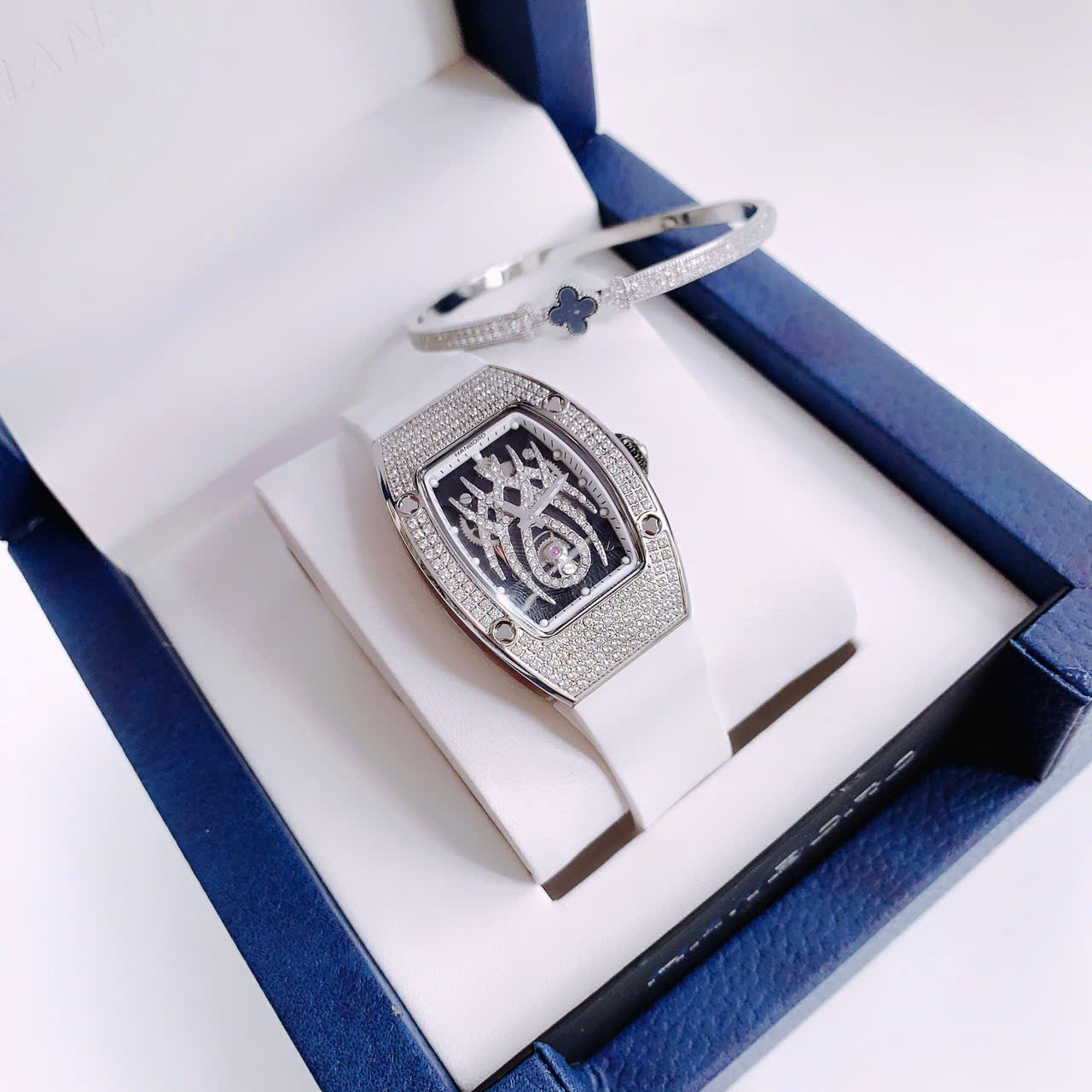 Đồng Hồ Hanboro by Huboler Nhện Hồng Silver – Siêu Phẩm Đẳng Cấp Với Thiết Kế Độc Bản