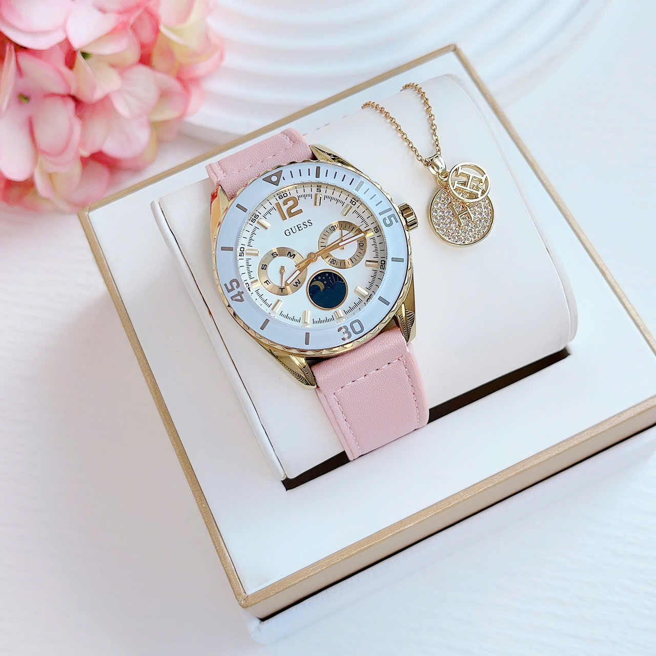 Đồng Hồ Guess Rolex Watch 2025 – Sang Trọng, Quý Phái, Giá Tốt Nhất Tại Vũ Anh Watch