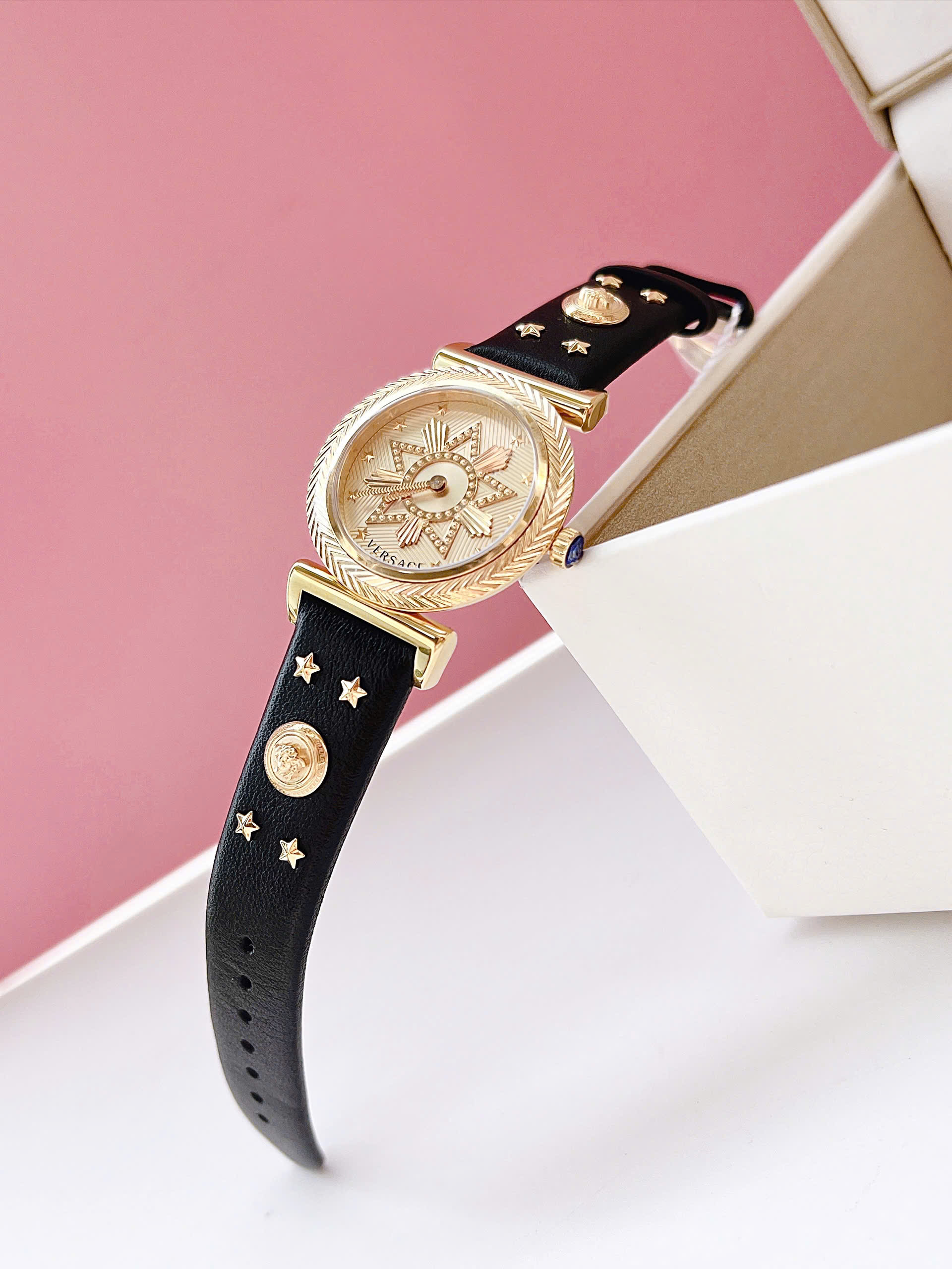 Đồng hồ Versace V-Motif Watch For Lady – Biểu tượng thanh lịch dành cho phái đẹp