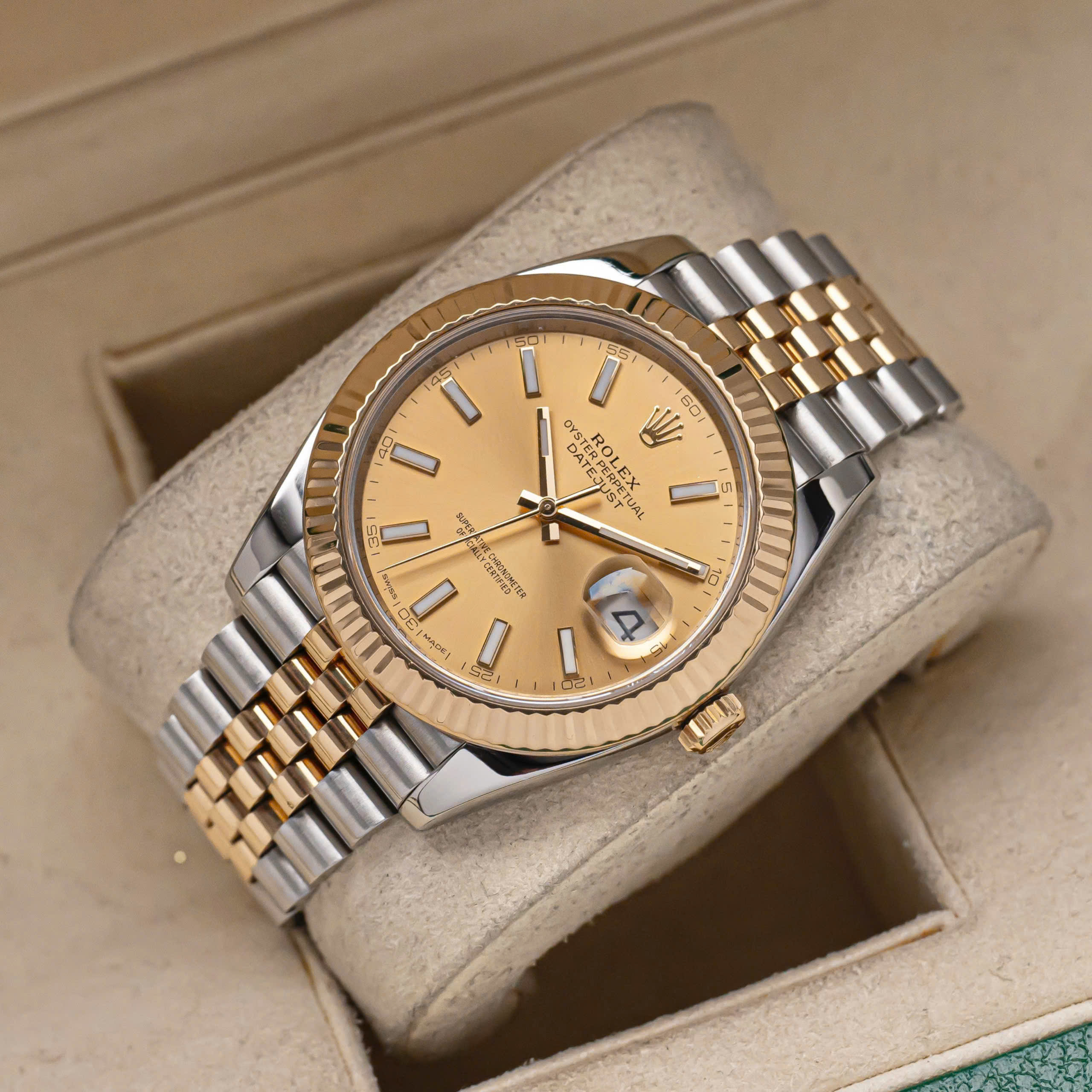 Đồng hồ Rolex Datejust 126333 Champagne Dial – Đỉnh Cao Của Sự Thanh Lịch