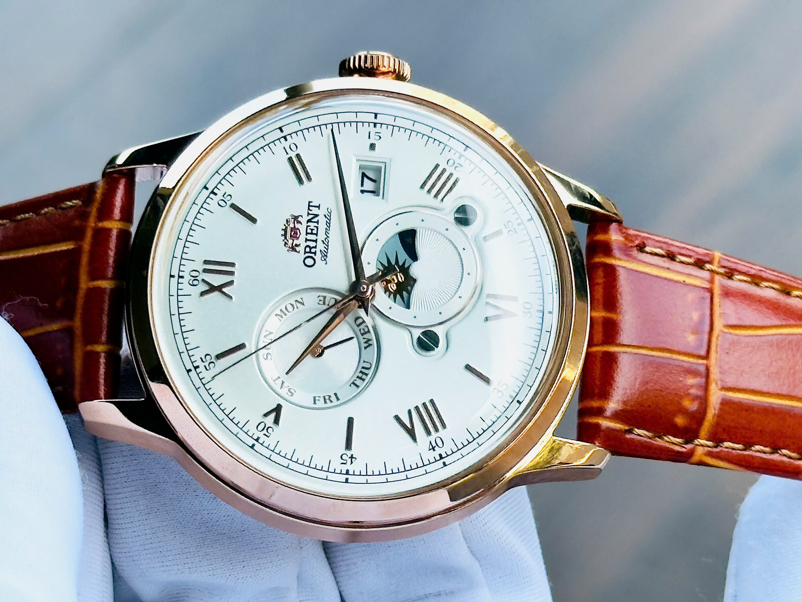 Đồng hồ ORIENT BAMBINO SUN AND MOON 2024 RA-AK0801S10B – TUYỆT TÁC CỔ ĐIỂN MANG HƠI THỞ THỜI GIAN