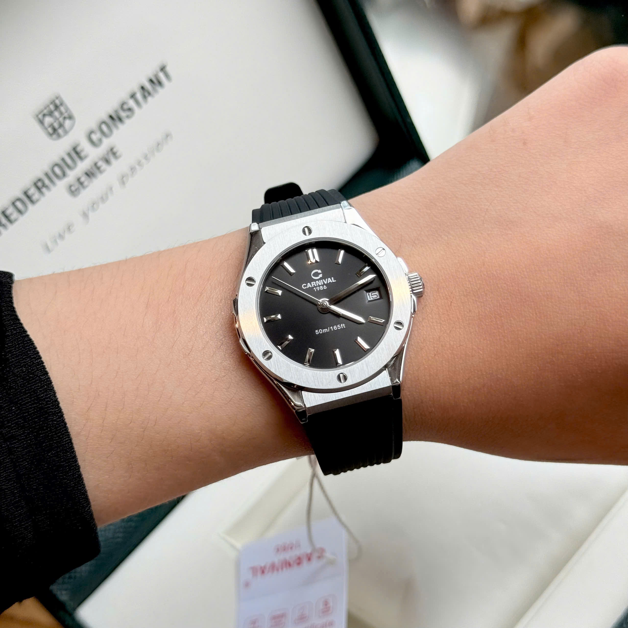 Đồng Hồ Carnival 8168L Nữ 32mm – Thiết Kế Hiện Đại, Tinh Tế Và Năng Động