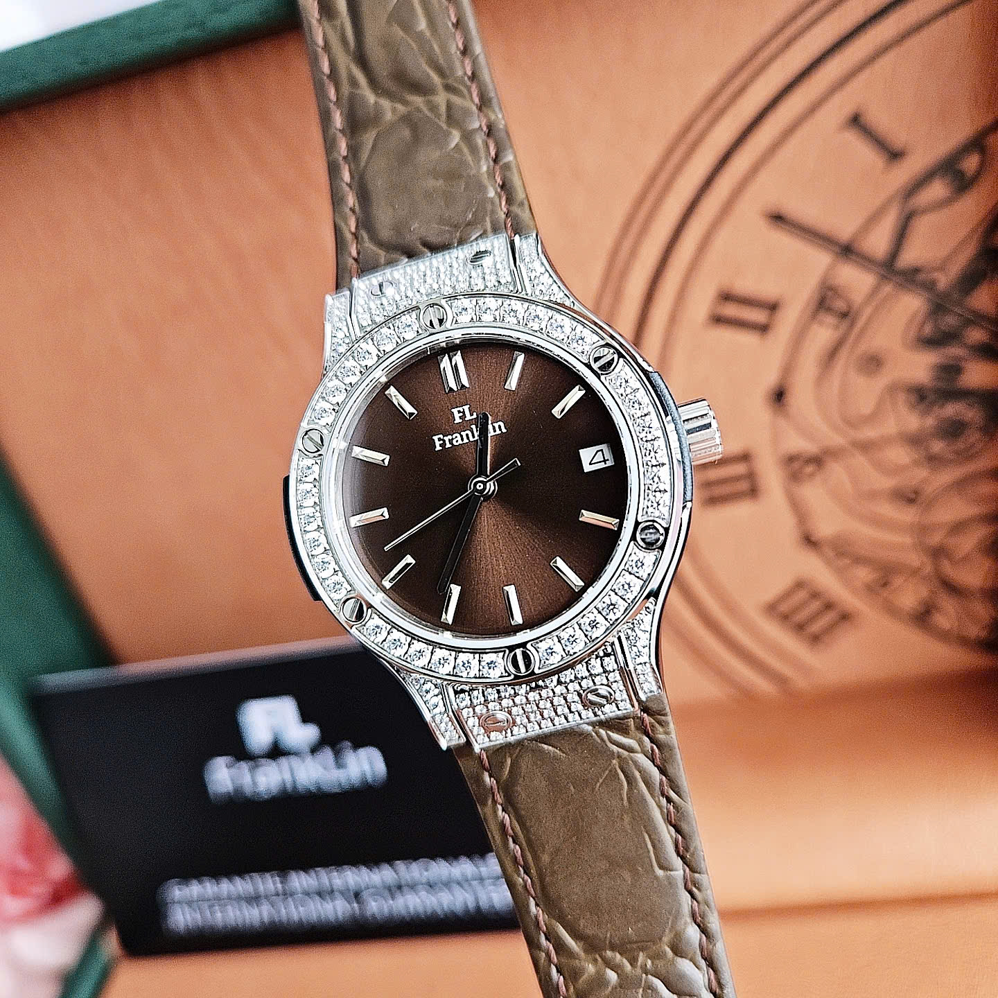 Đồng Hồ Franklin Bộ Sưu Tập Mới 2025 – Siêu Phẩm Tựa Hublot Mặt Khảm Trai Sang Trọng