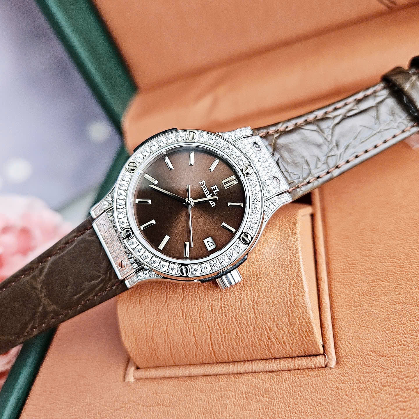 Đồng Hồ Franklin Bộ Sưu Tập Mới 2025 – Siêu Phẩm Tựa Hublot Mặt Khảm Trai Sang Trọng